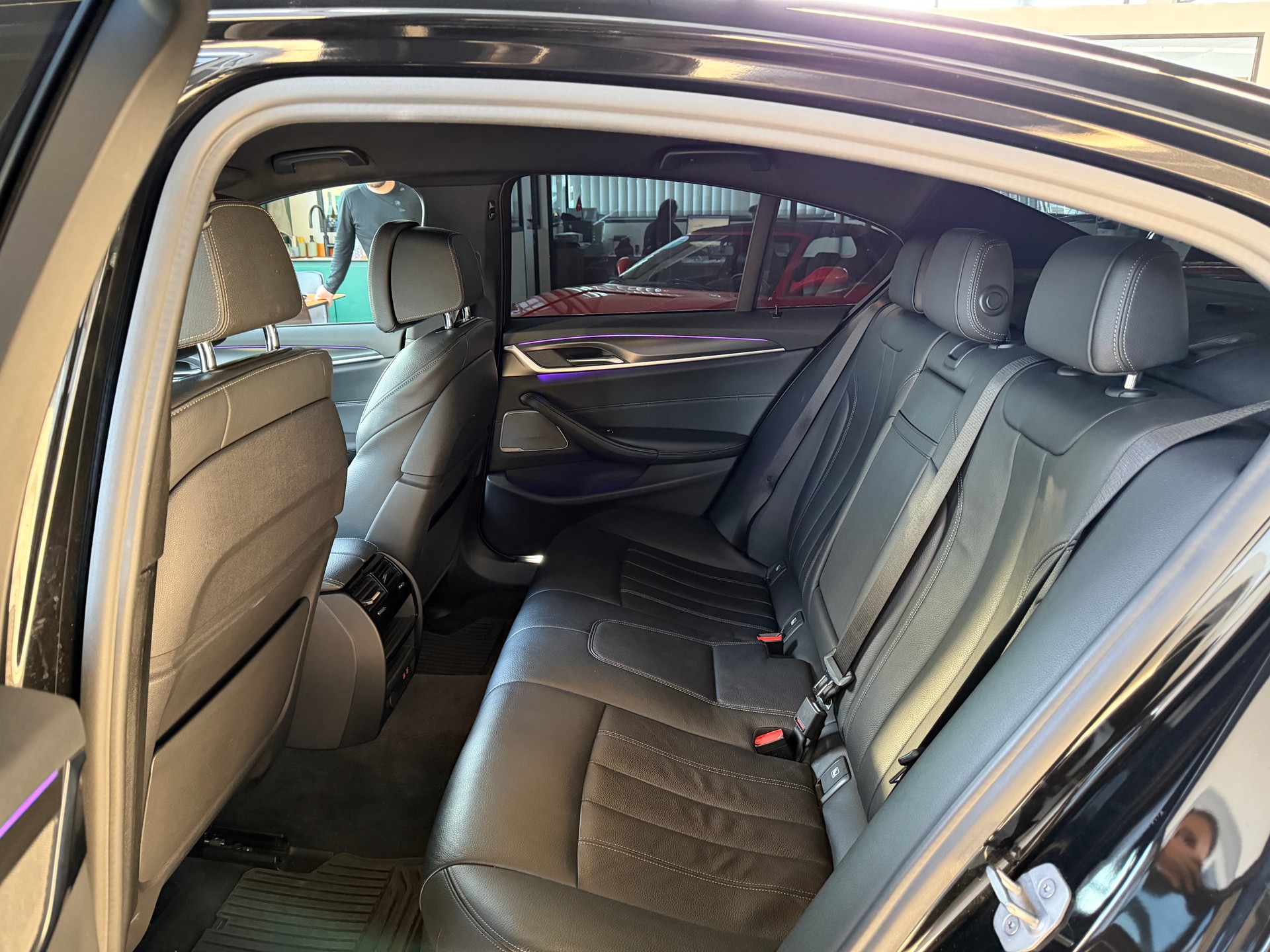 BMW 520d xDrive 48V 4X4 M Sport PACK Steptronic-image-11
