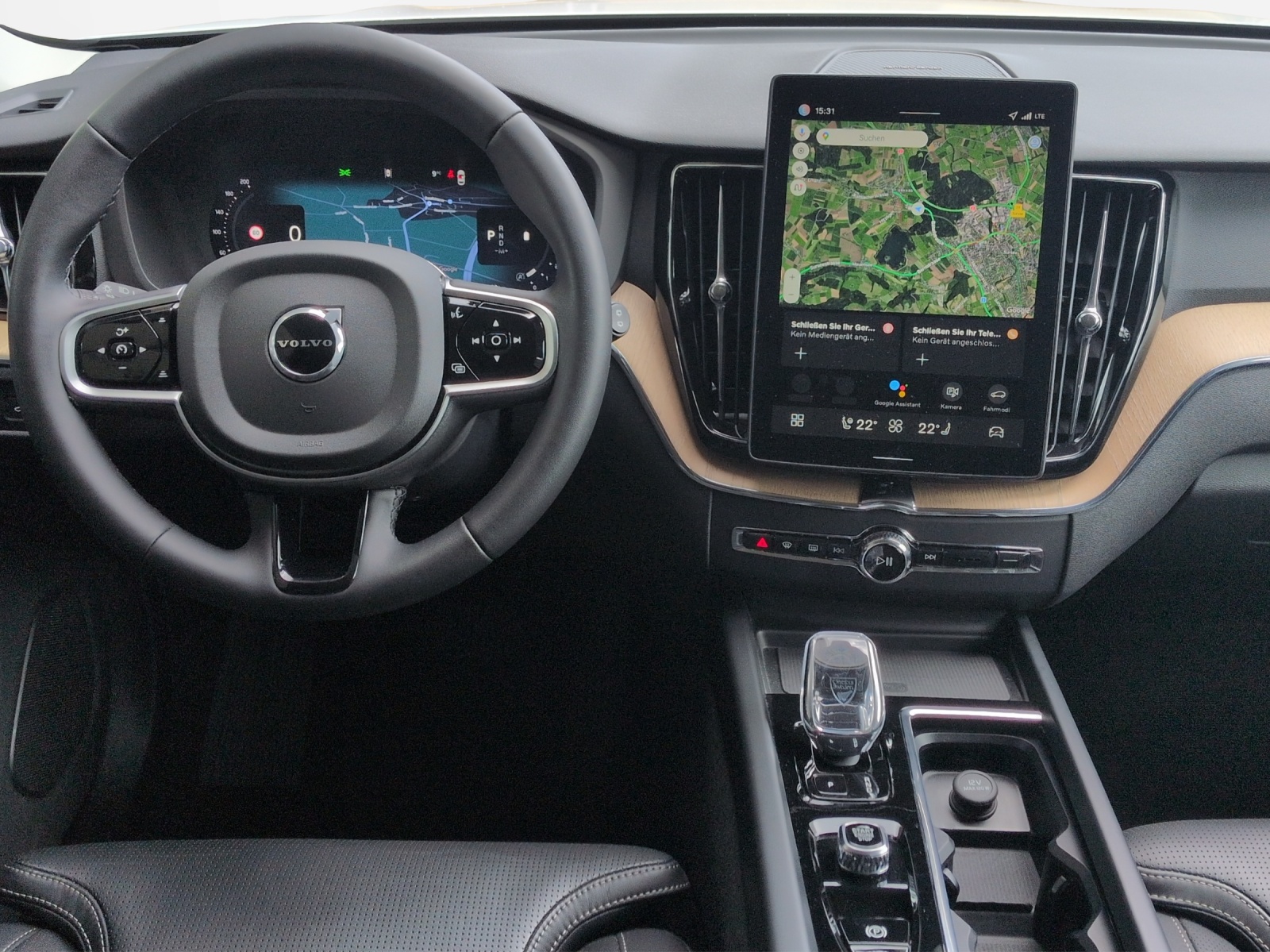 VOLVO XC60 2.0 B5 MH Plus Dark AWD-image-10