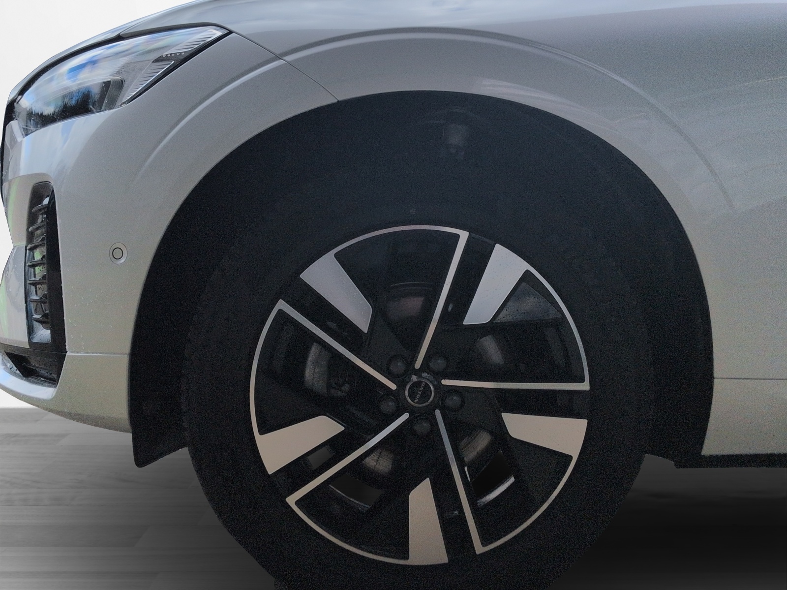 VOLVO XC60 2.0 B5 MH Plus Dark AWD-image-8