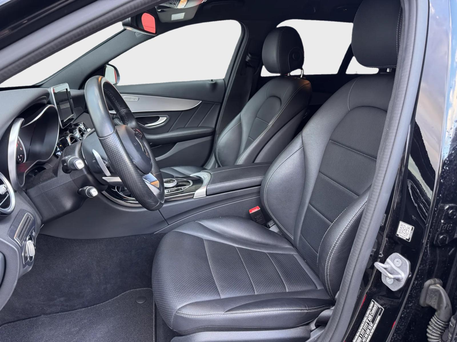 MERCEDES-BENZ C 200 AMG Line 4Matic 7G-Tronic-image-7