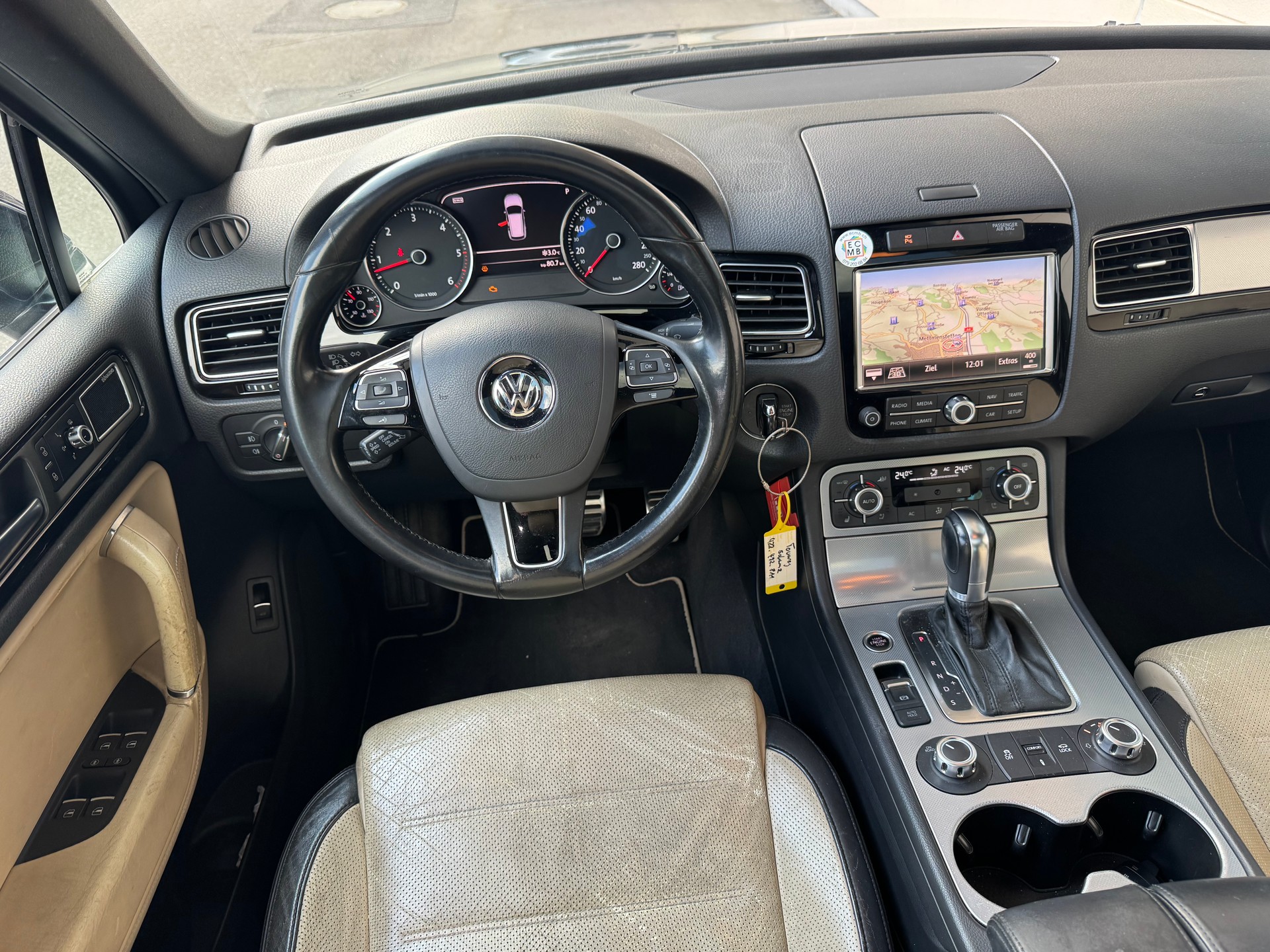 VW Touareg 4.2 TDI Tiptronic-image-8