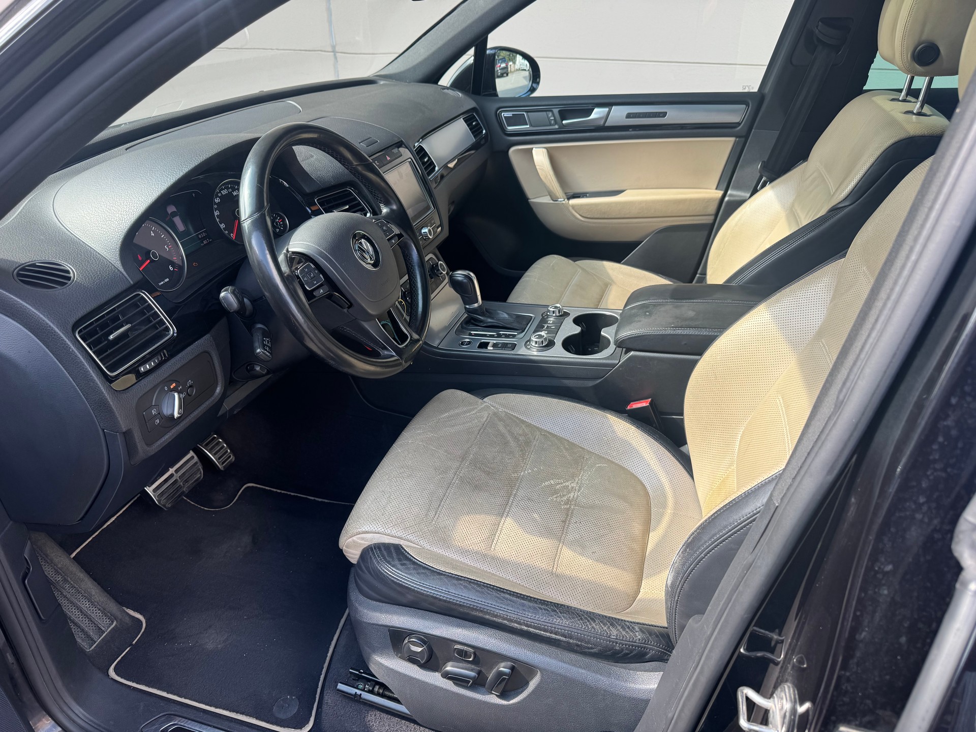VW Touareg 4.2 TDI Tiptronic-image-10