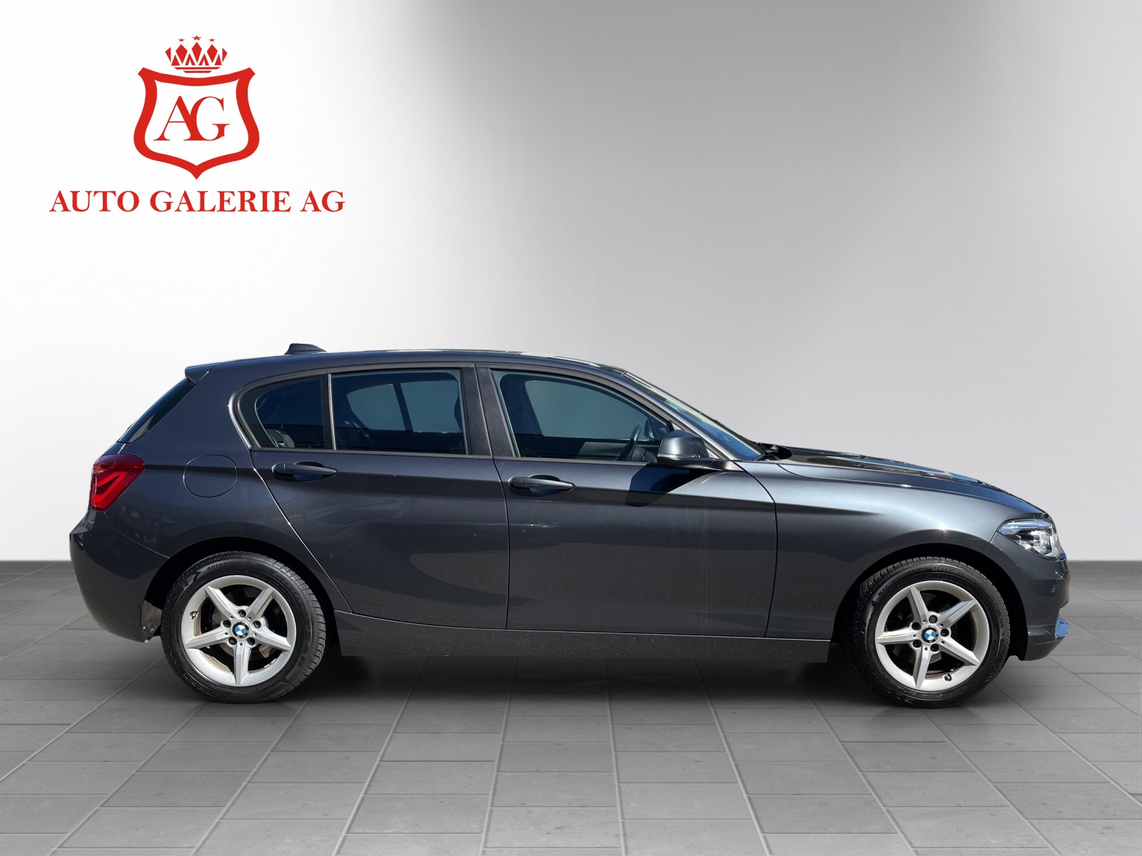 BMW 120d xDrive Steptronic-image-5