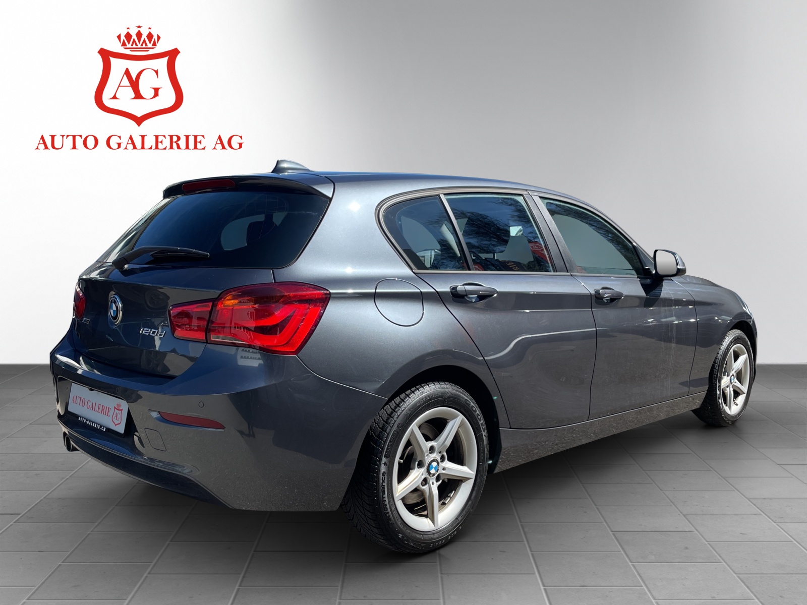 BMW 120d xDrive Steptronic-image-4