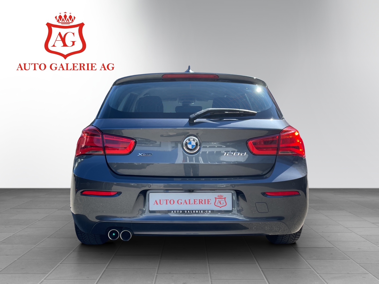BMW 120d xDrive Steptronic-showroom-element-3