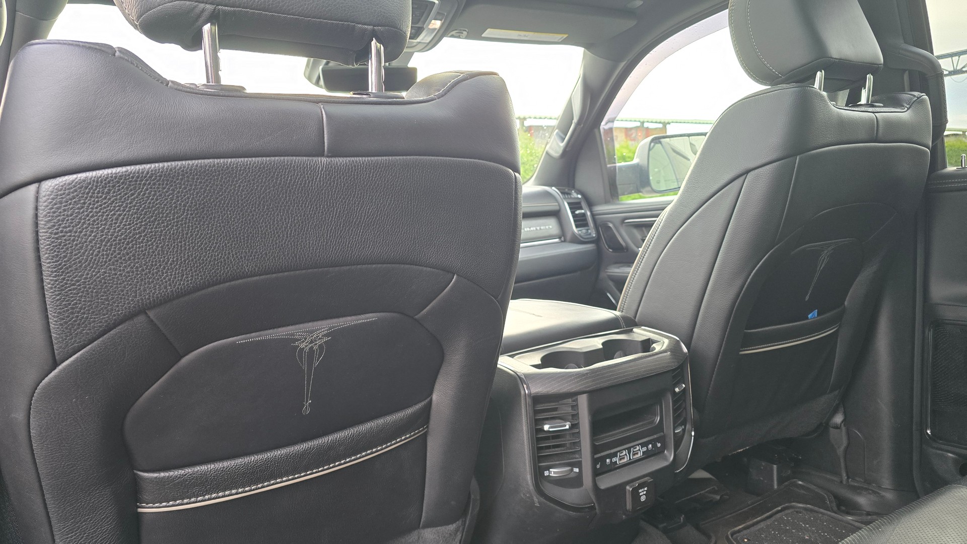 DODGE RAM Crew Cab eTorque Limited-image-8
