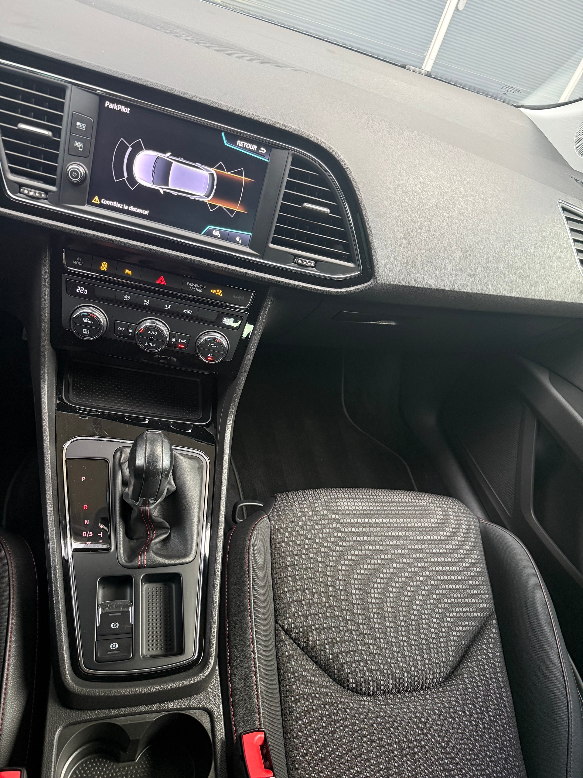 SEAT Leon 1.5 TSI EVO SWISS FR DSG-image-14