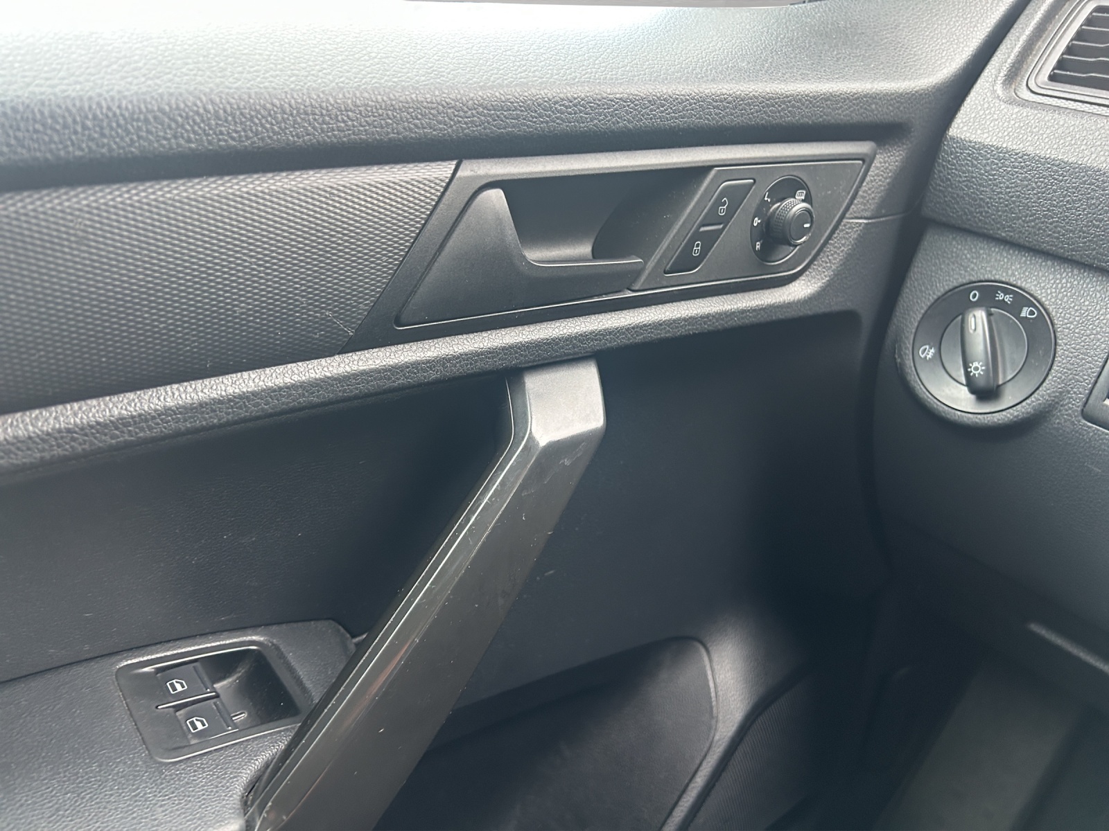 VW Caddy 1.2 TSI BlueMotion Technology-image-13