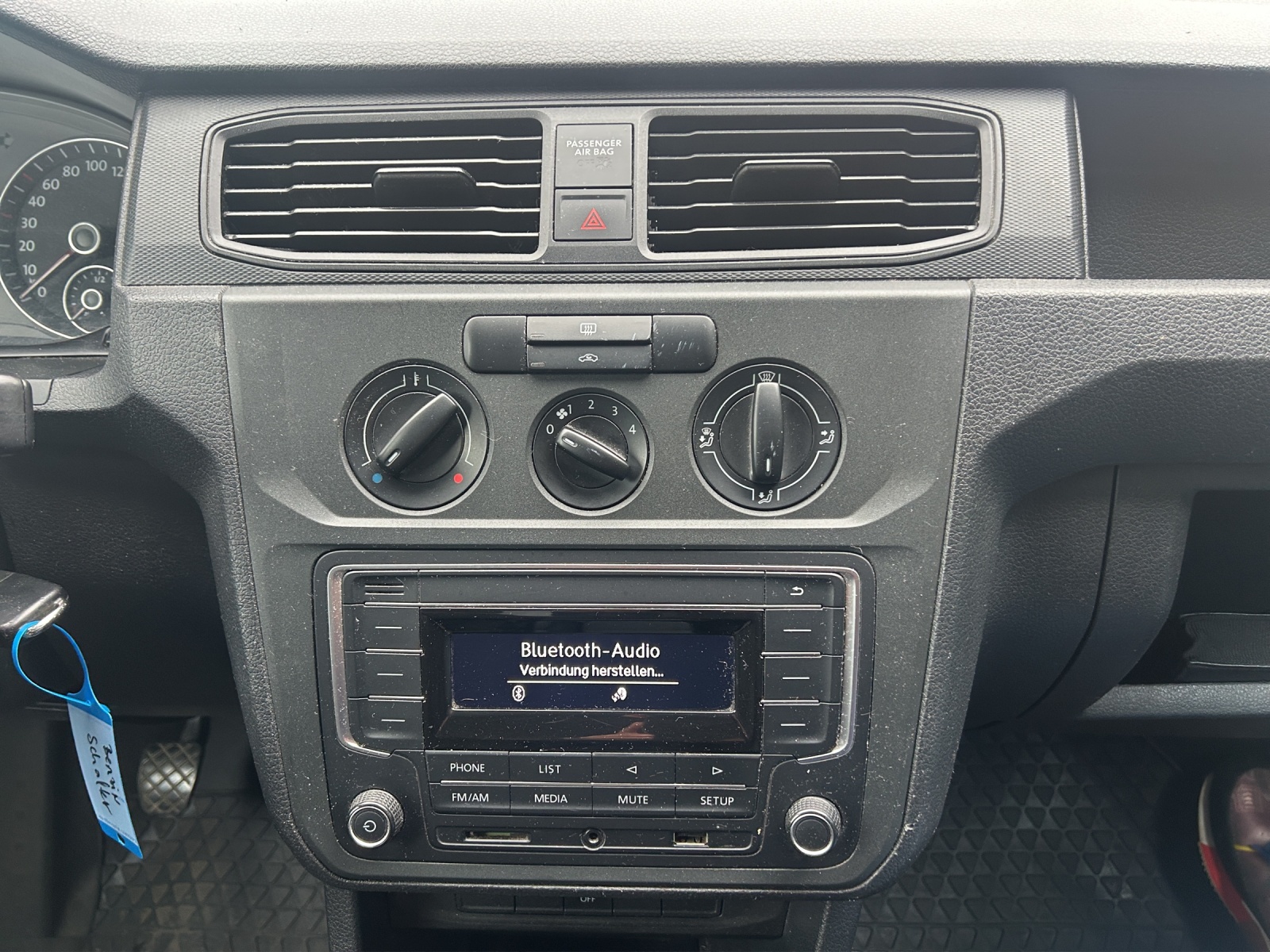 VW Caddy 1.2 TSI BlueMotion Technology-image-10