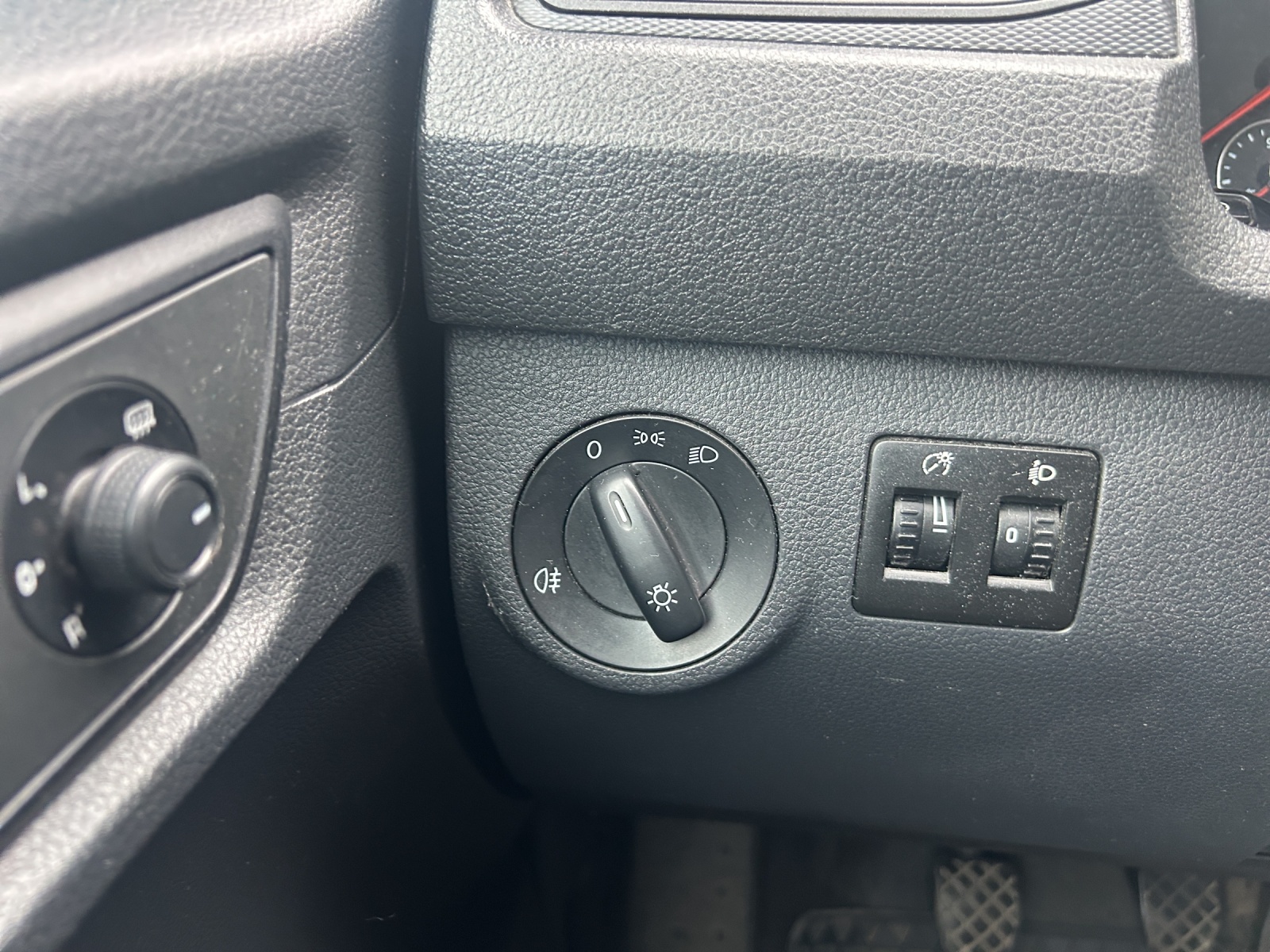 VW Caddy 1.2 TSI BlueMotion Technology-image-12