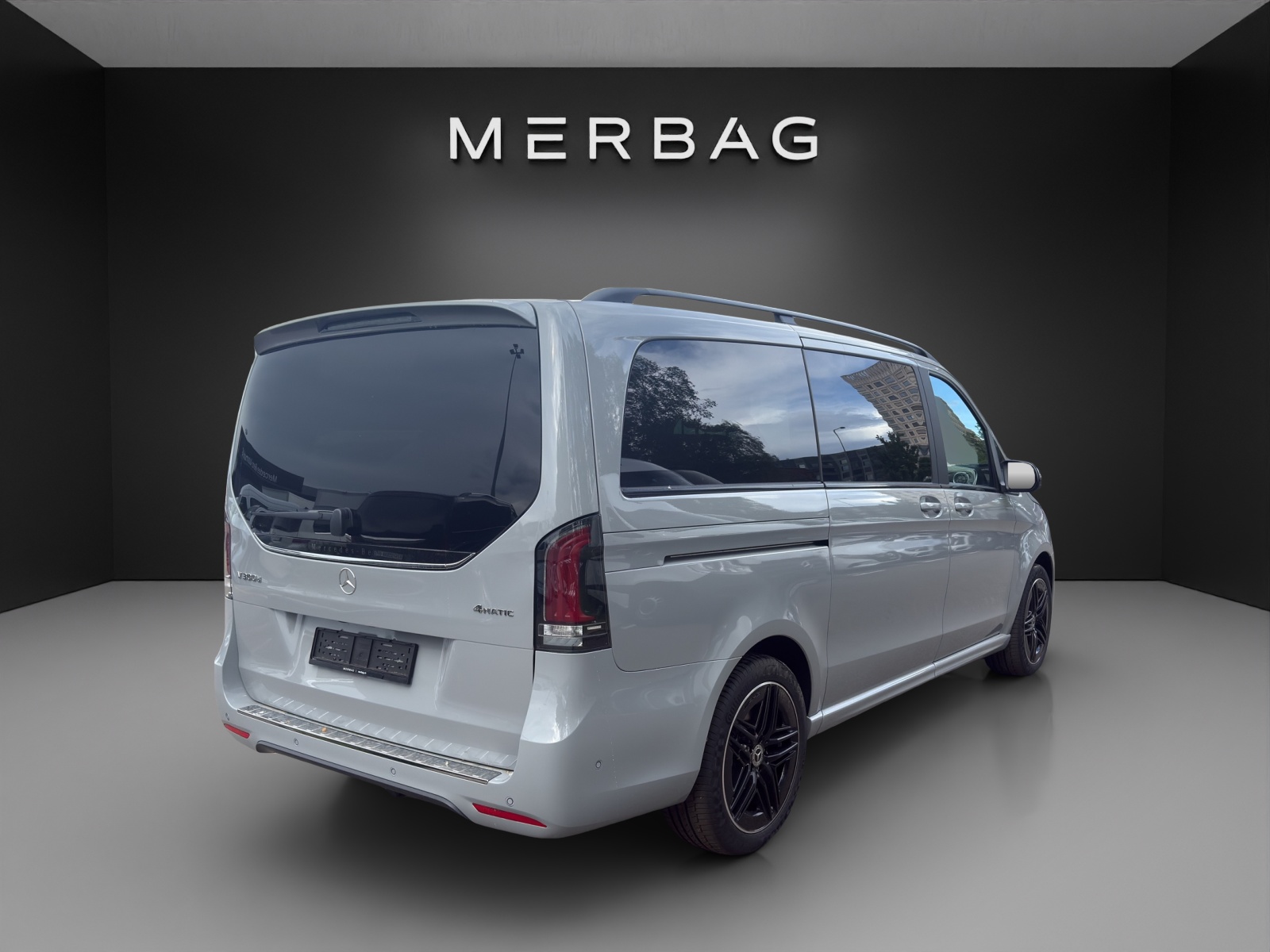 MERCEDES-BENZ V 300 d lang 4Matic Swiss Edition 9G-Tronic-image-1