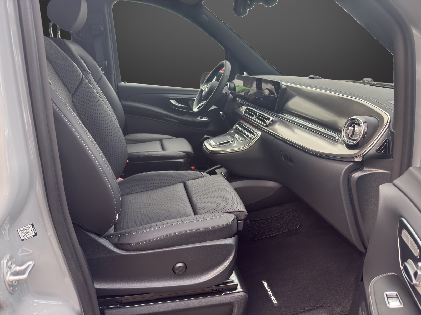 MERCEDES-BENZ V 300 d lang 4Matic Swiss Edition 9G-Tronic-image-9