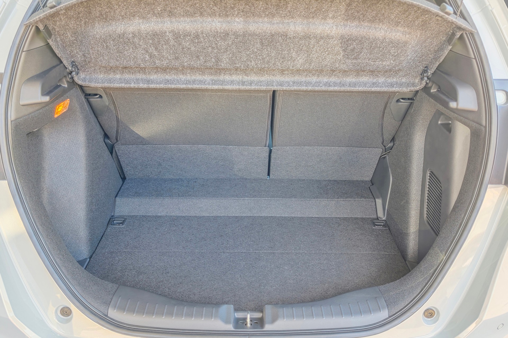 HONDA Jazz 1.5i-MMD Elegance E-CVT-image-14