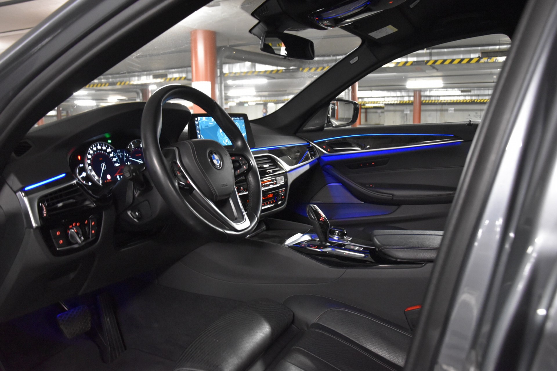 BMW 540d xDrive Luxury Line Steptronic-image-24