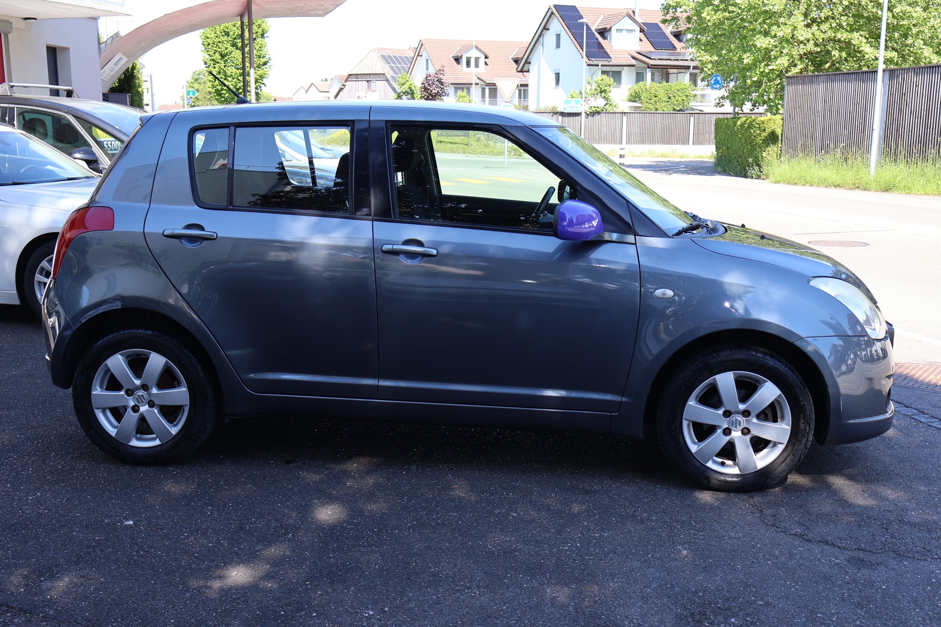 SUZUKI Swift 1.3i 16V GL 4x4-image-4