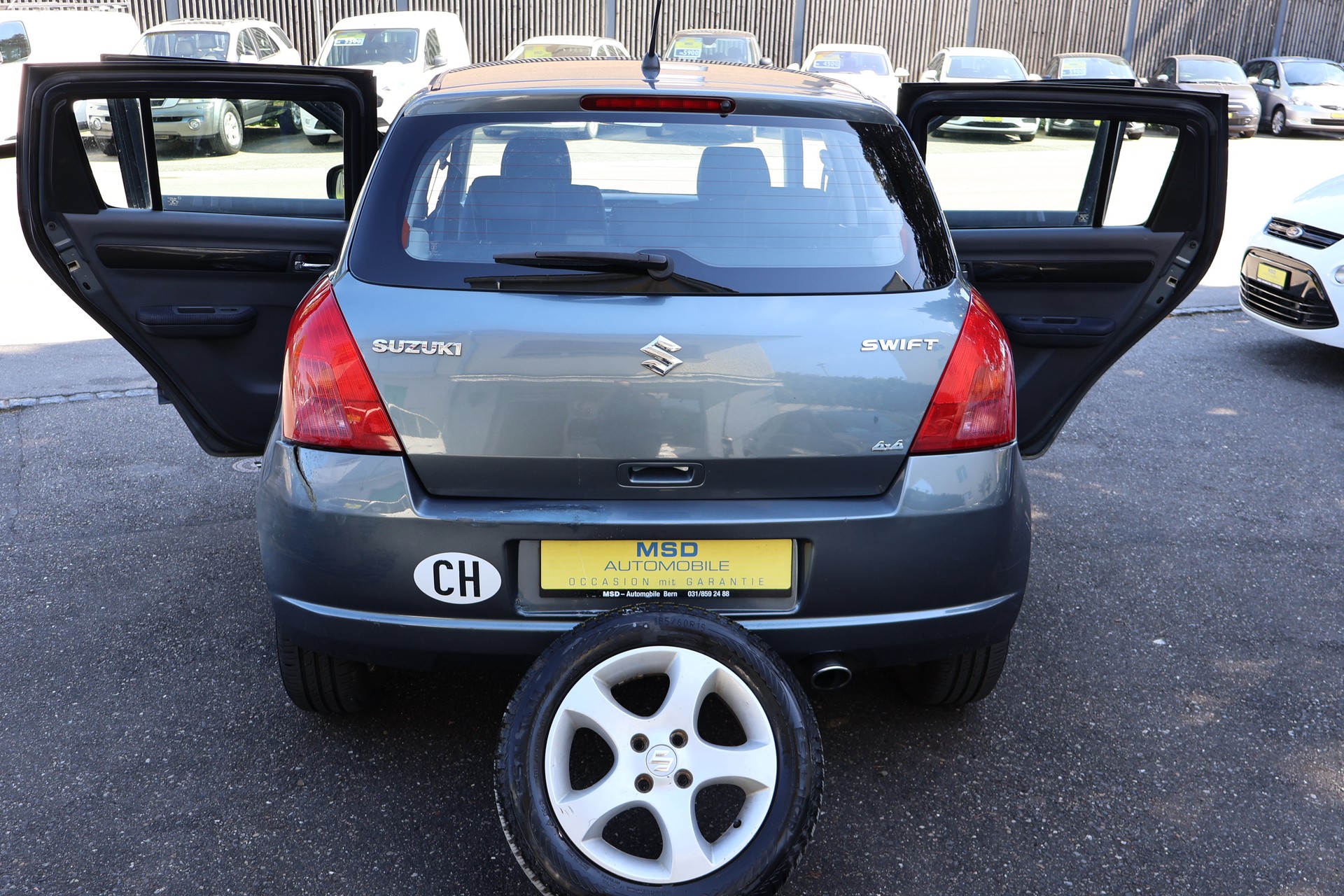 SUZUKI Swift 1.3i 16V GL 4x4-image-9