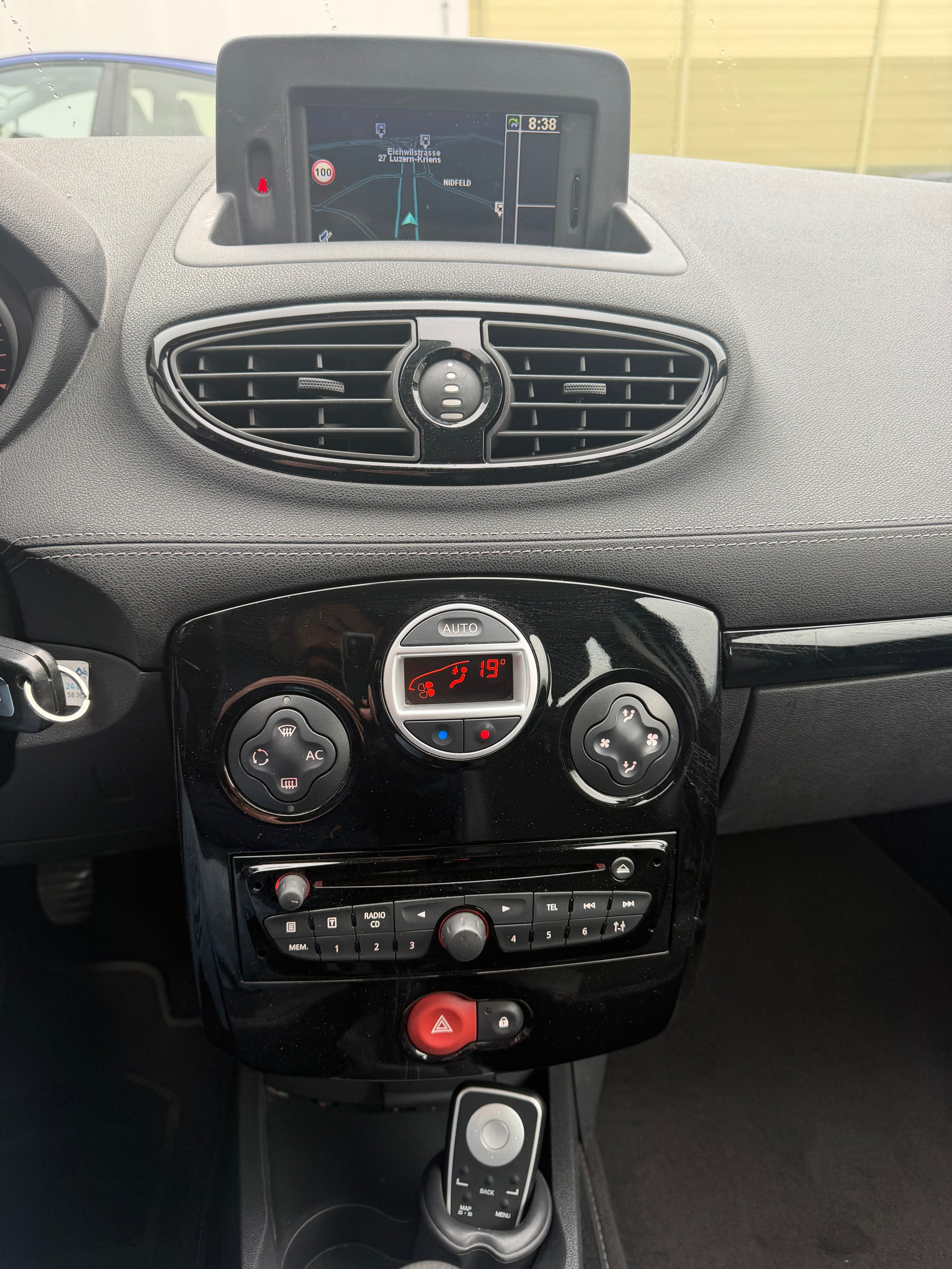 RENAULT Clio Grandtour 1.2 16V Turbo Night&Day-image-11