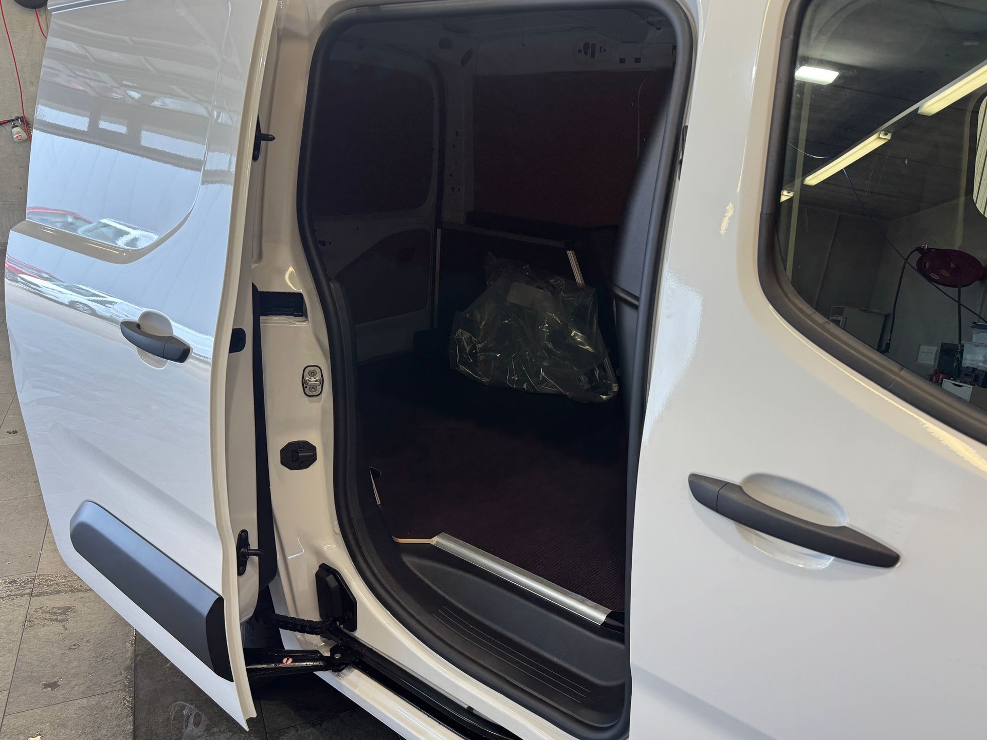 TOYOTA Proace City Van 1.5D Advanced Medium Automatik-image-4