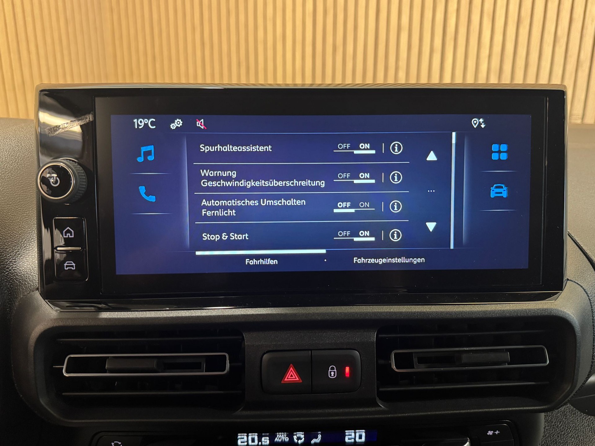 TOYOTA Proace City Van 1.5D Advanced Medium Automatik-image-18