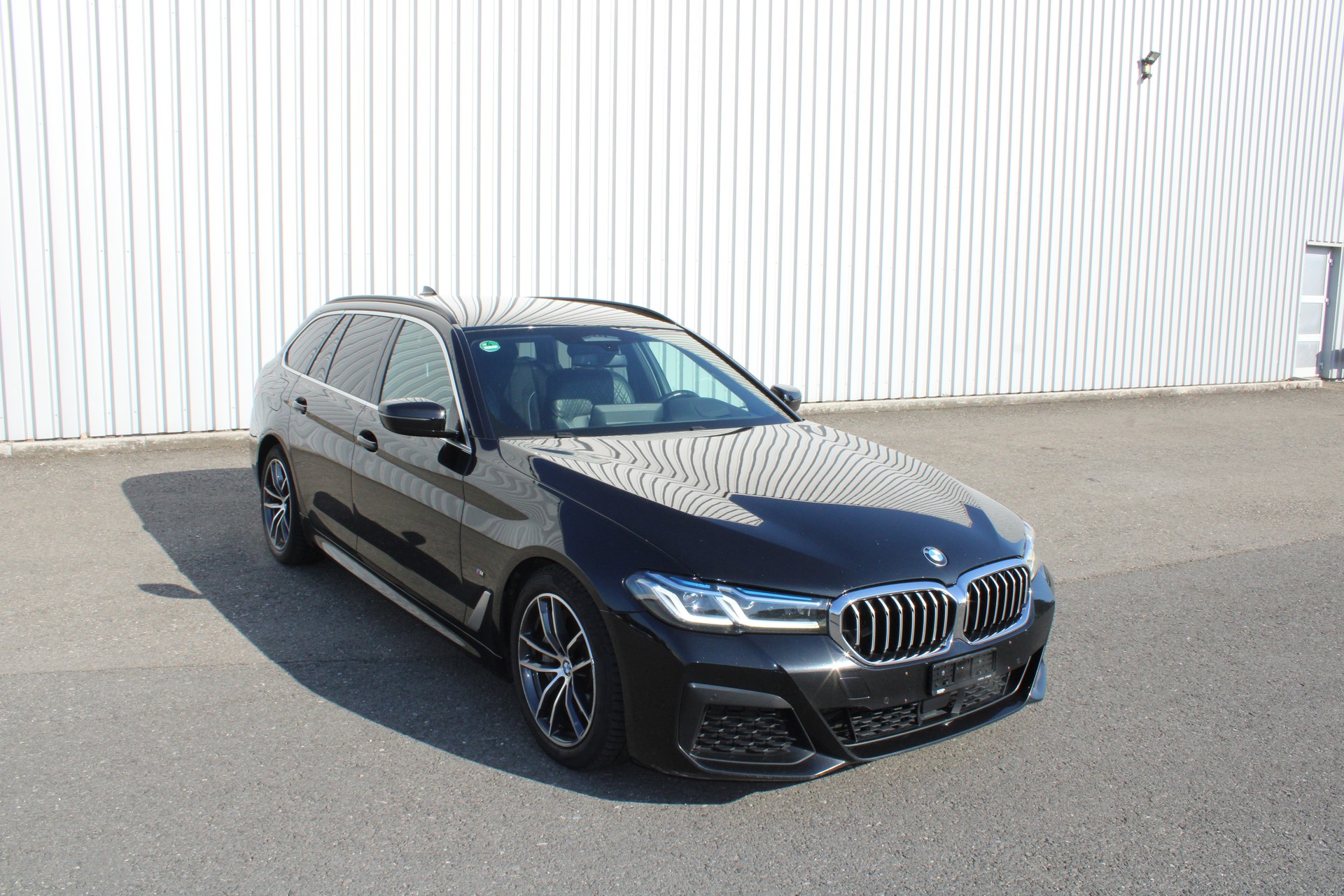 BMW 540d xDrive 48V Touring M Sport Steptronic-image-1