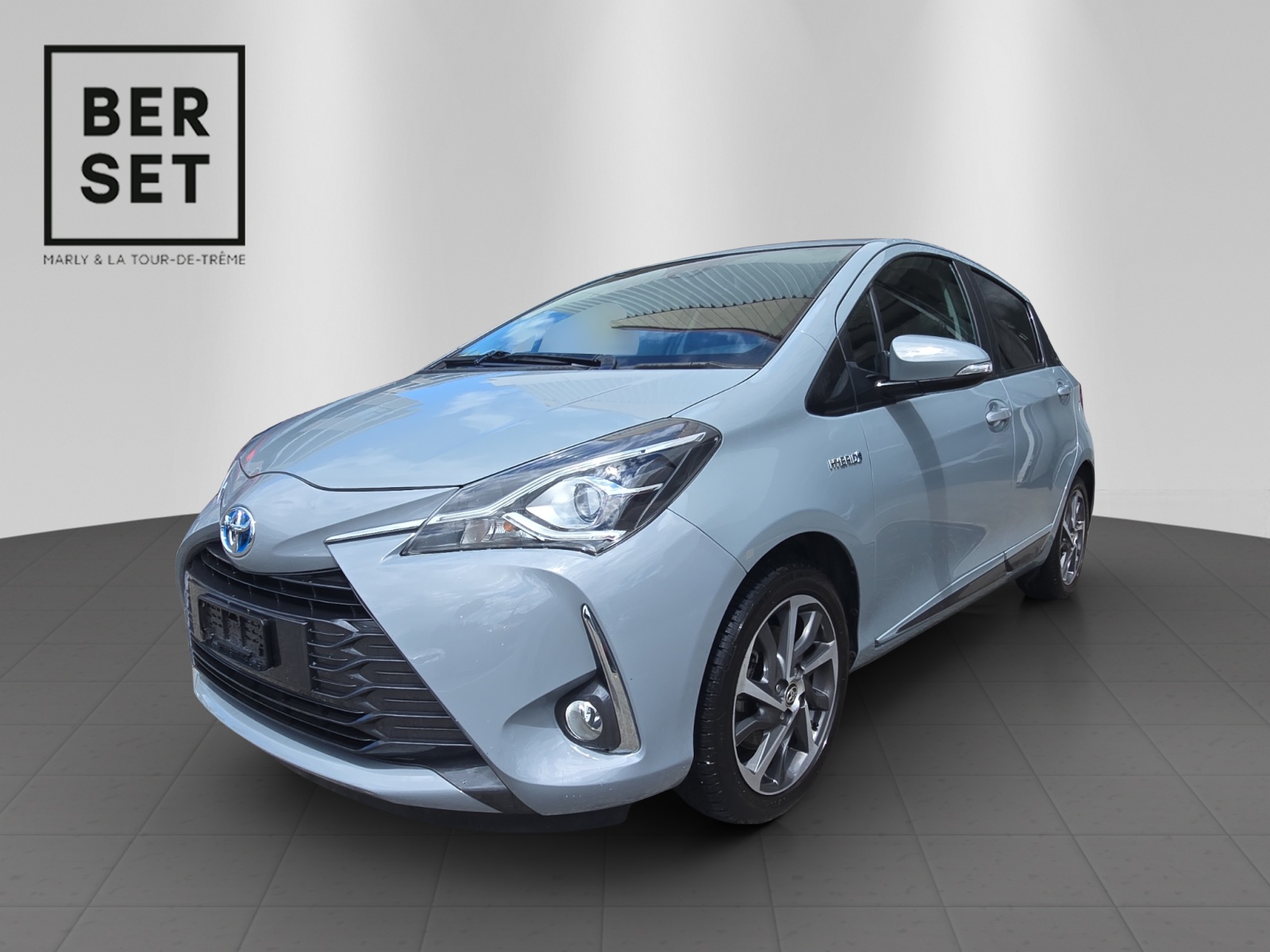 TOYOTA Yaris 1.5 VVT-i HSD Trend