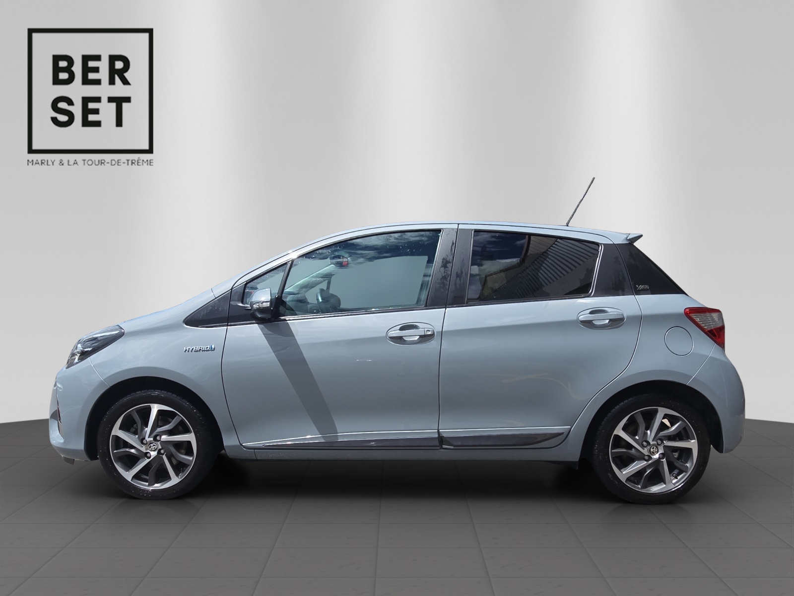 TOYOTA Yaris 1.5 VVT-i HSD Trend-showroom-element-1