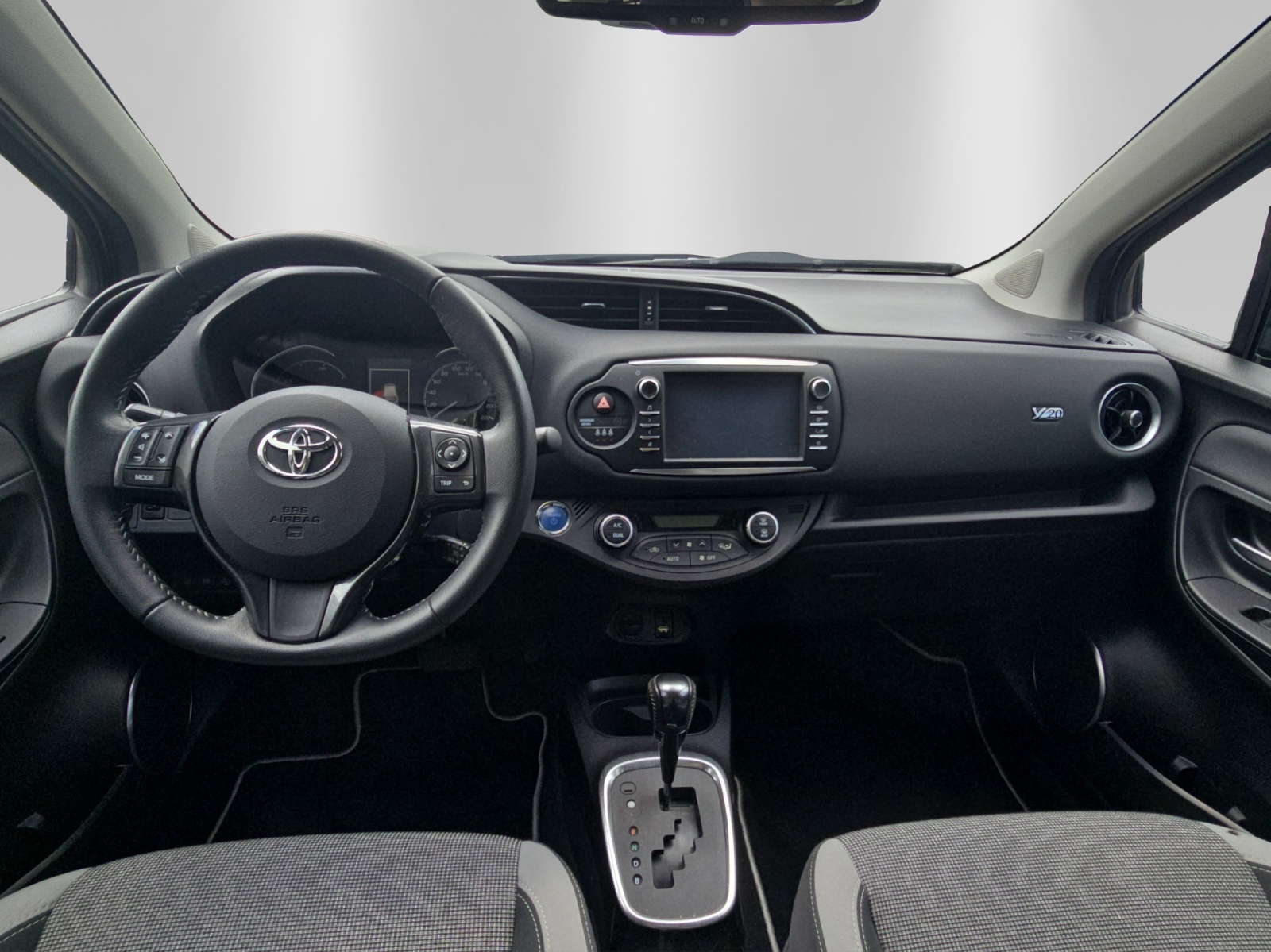 TOYOTA Yaris 1.5 VVT-i HSD Trend-image-10