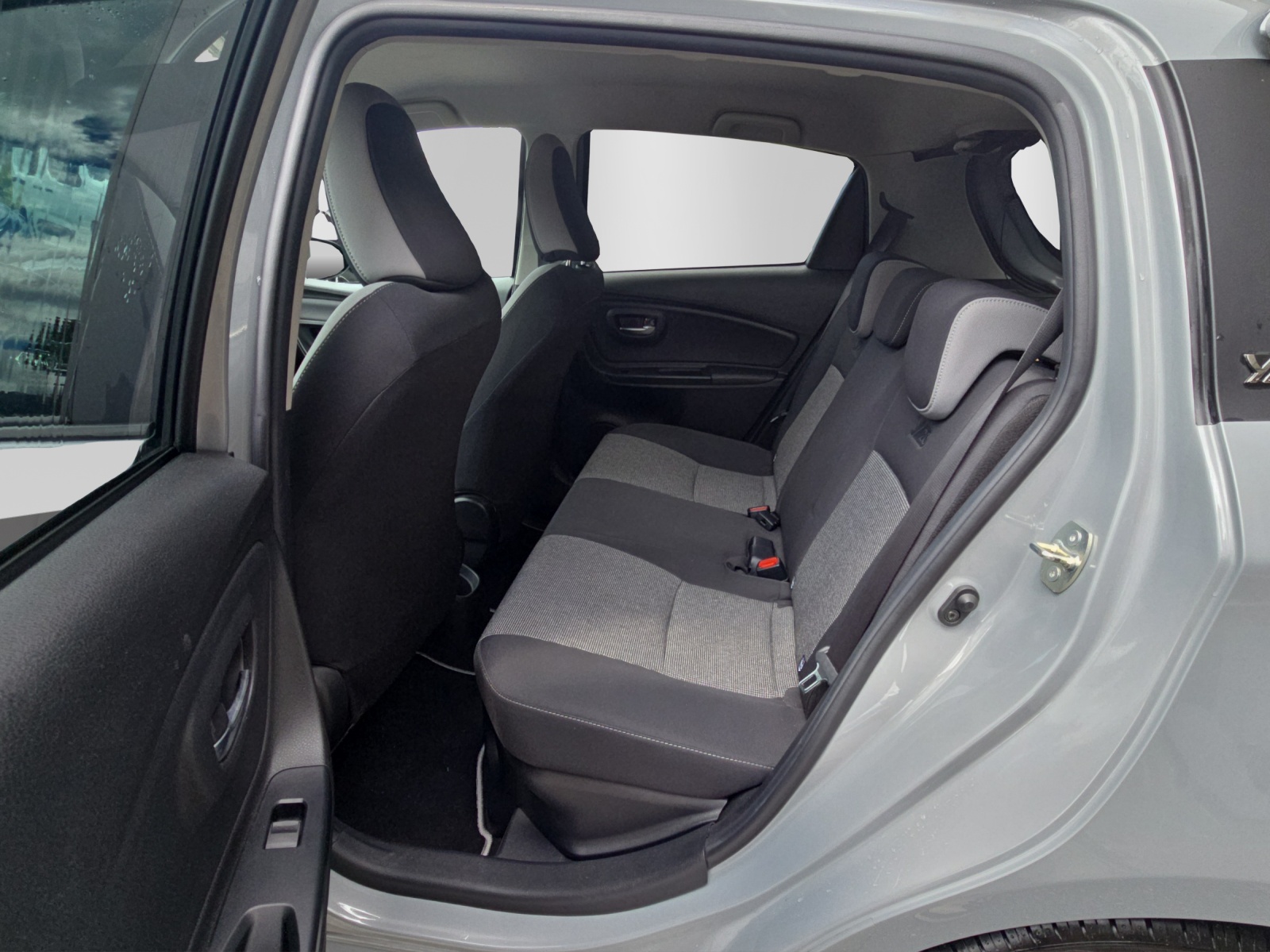 TOYOTA Yaris 1.5 VVT-i HSD Trend-image-9