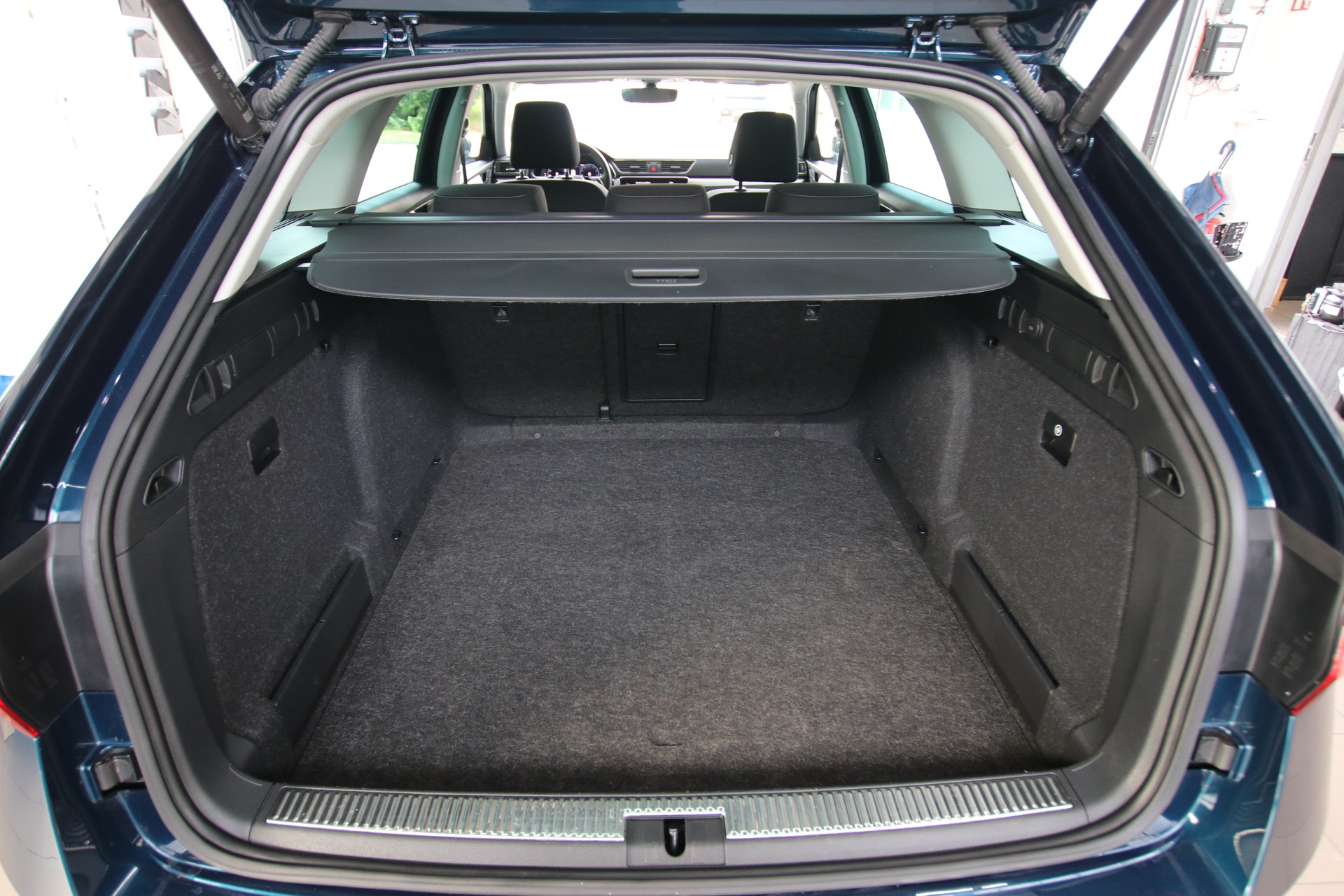 SKODA Superb Combi 1.5 TSI Ambition DSG *Werksgarantie bis 07.2028*-image-14