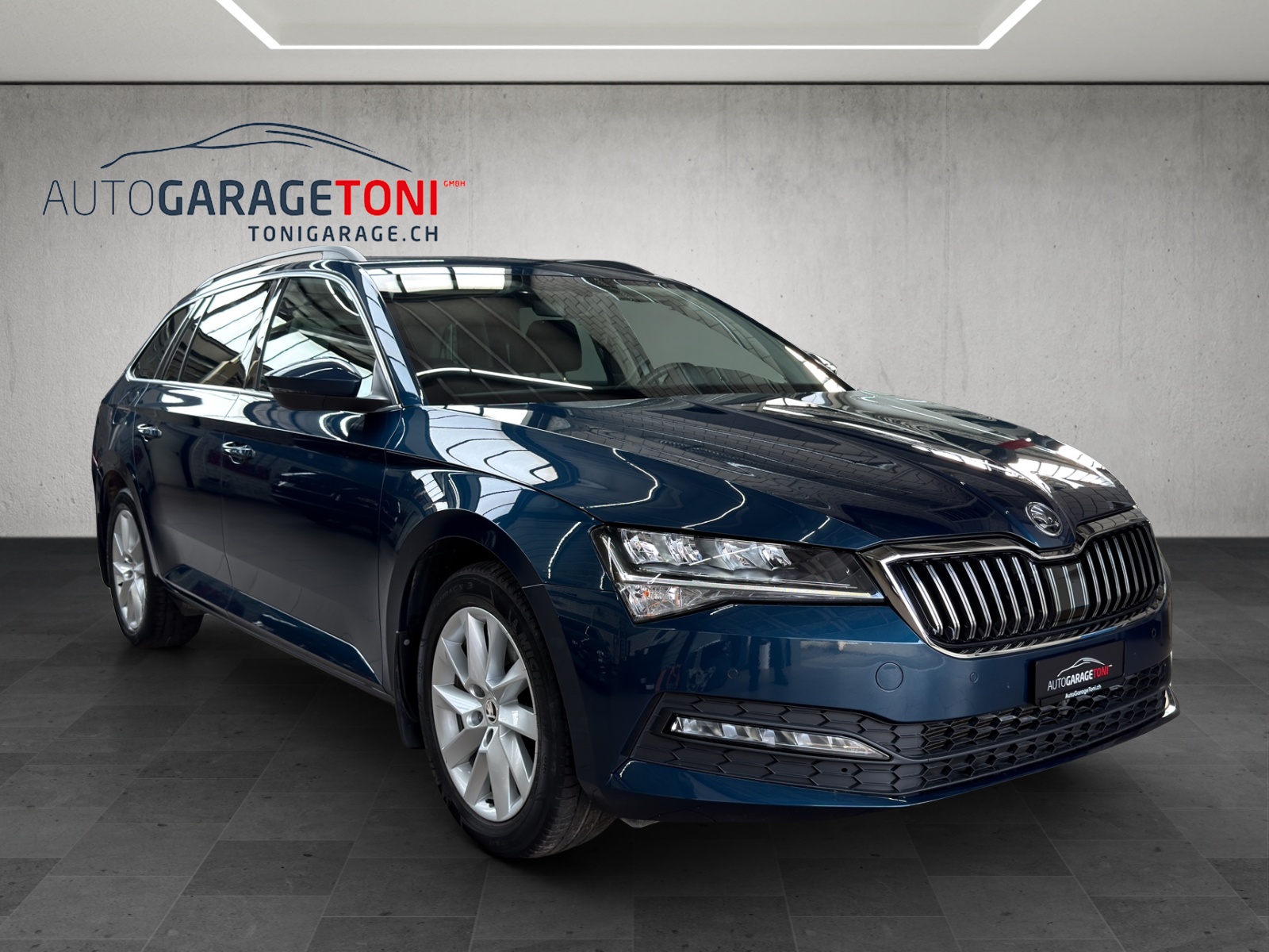 SKODA Superb Combi 1.5 TSI Ambition DSG *Werksgarantie bis 07.2028*-showroom-element-1