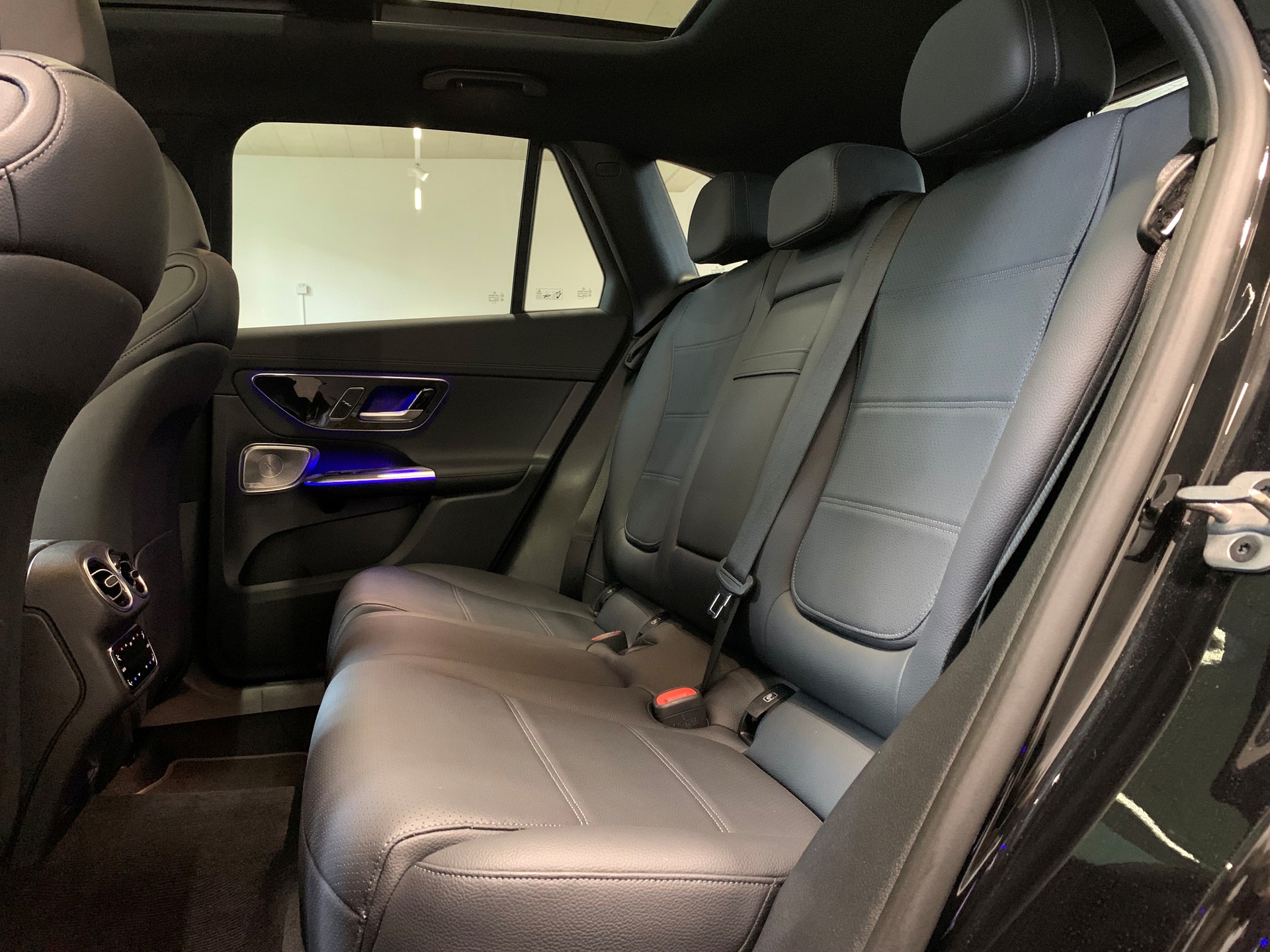 MERCEDES-BENZ GLC 300 e 4Matic 9G-Tronic-image-10