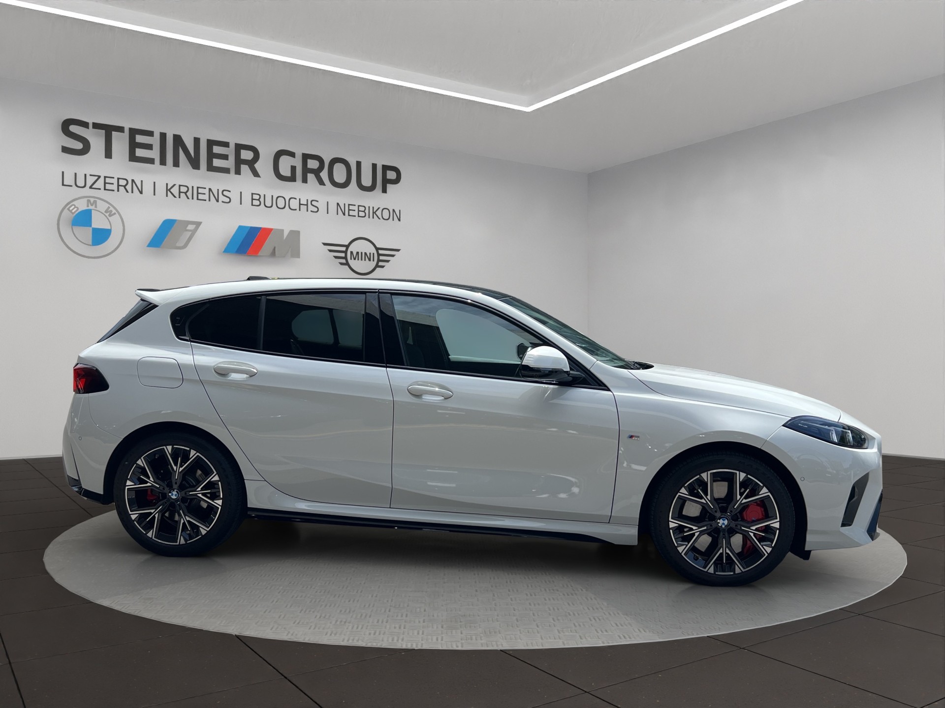 BMW 120d M Sport Pro Steptronic-showroom-element-3