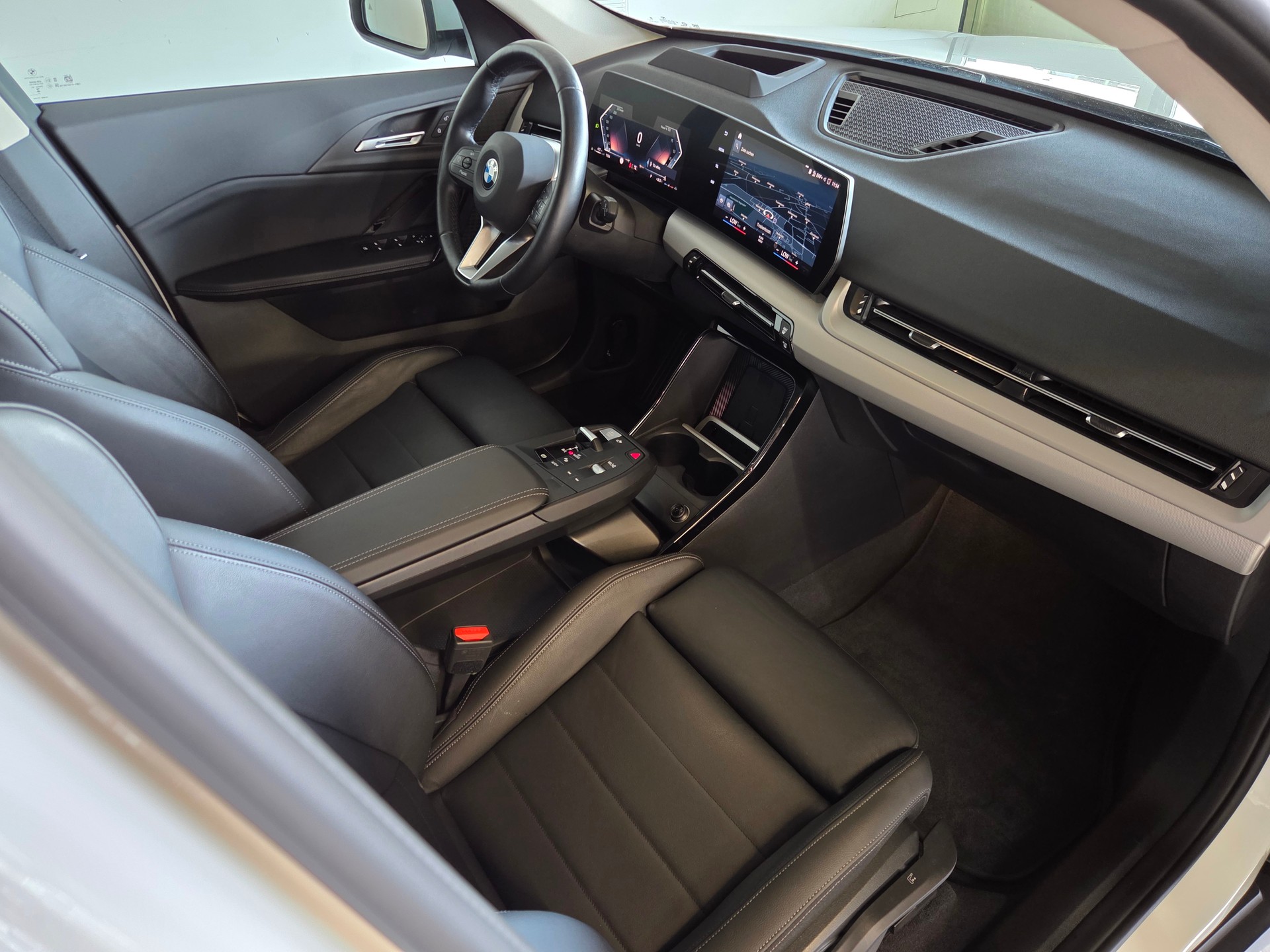 BMW X1 23i xDrive-image-12