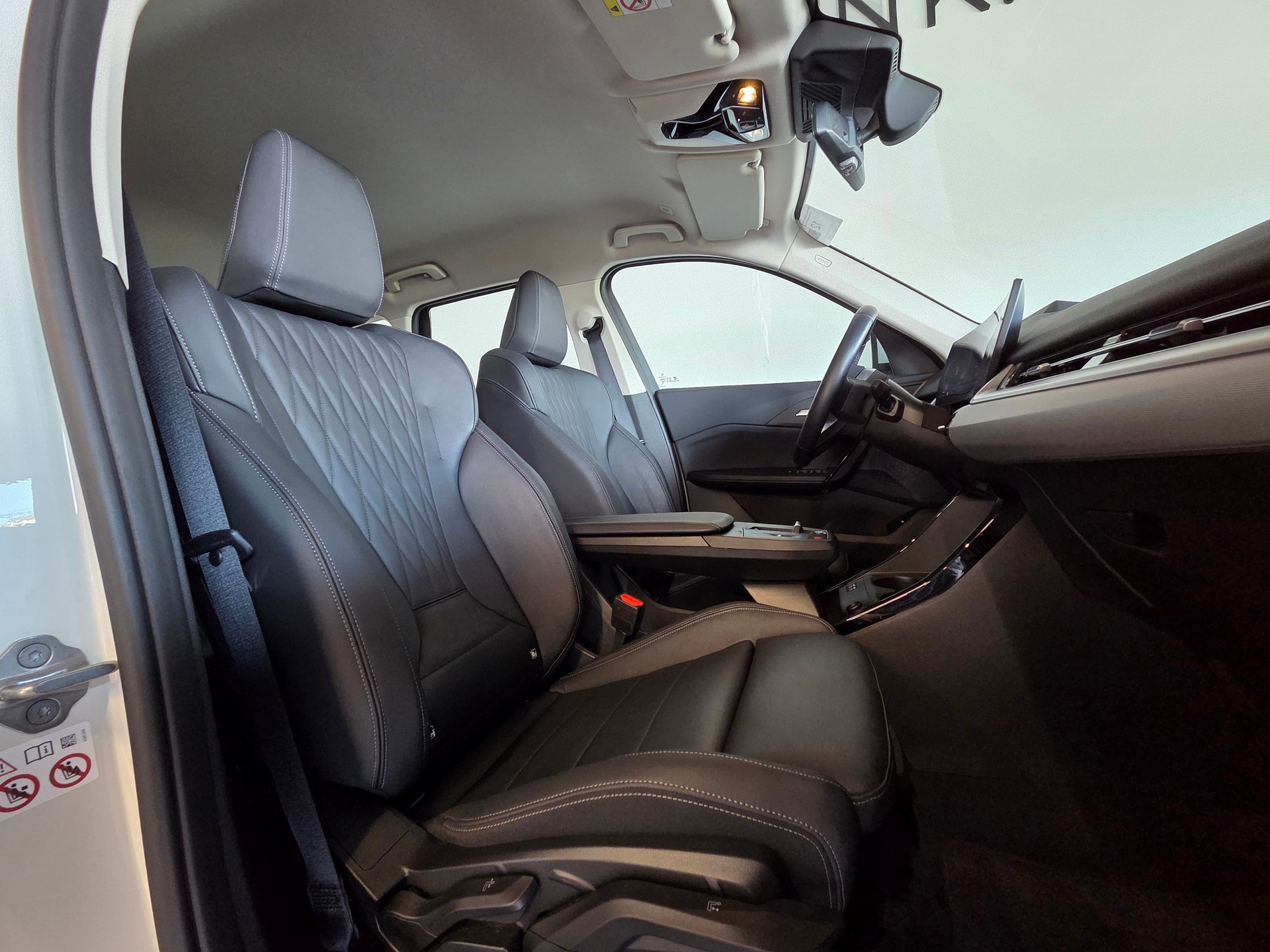 BMW X1 23i xDrive-image-6