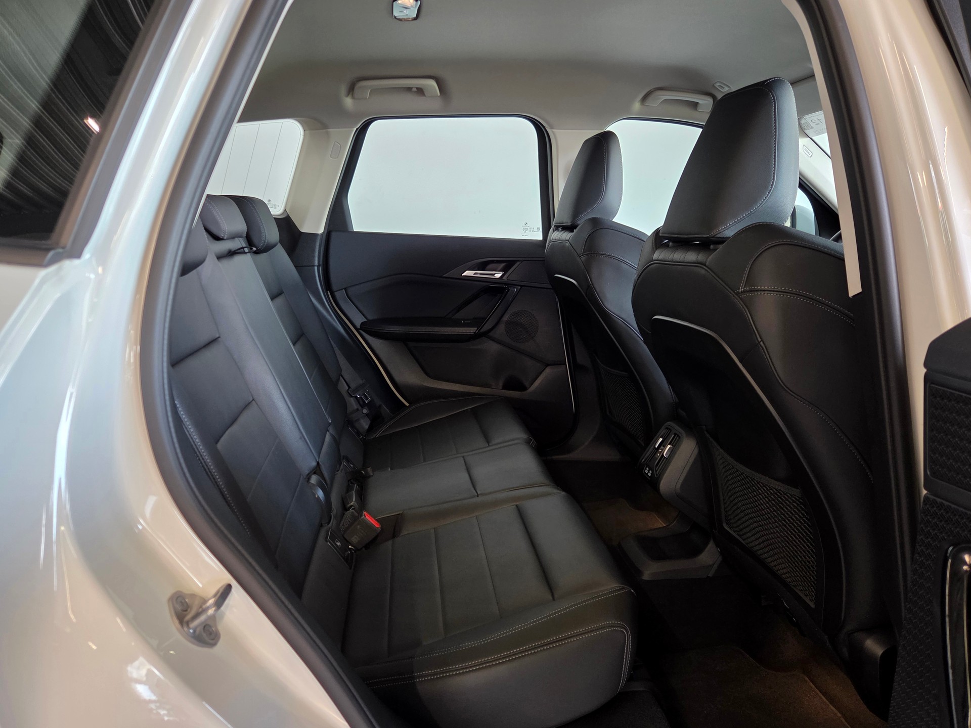BMW X1 23i xDrive-image-17
