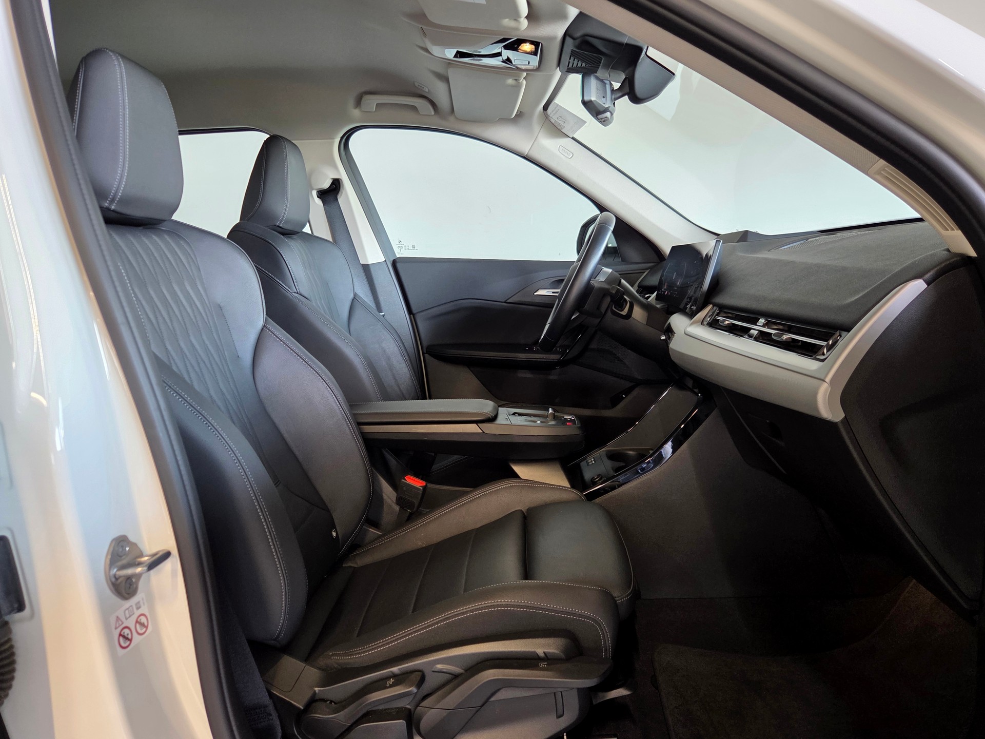 BMW X1 23i xDrive-image-16
