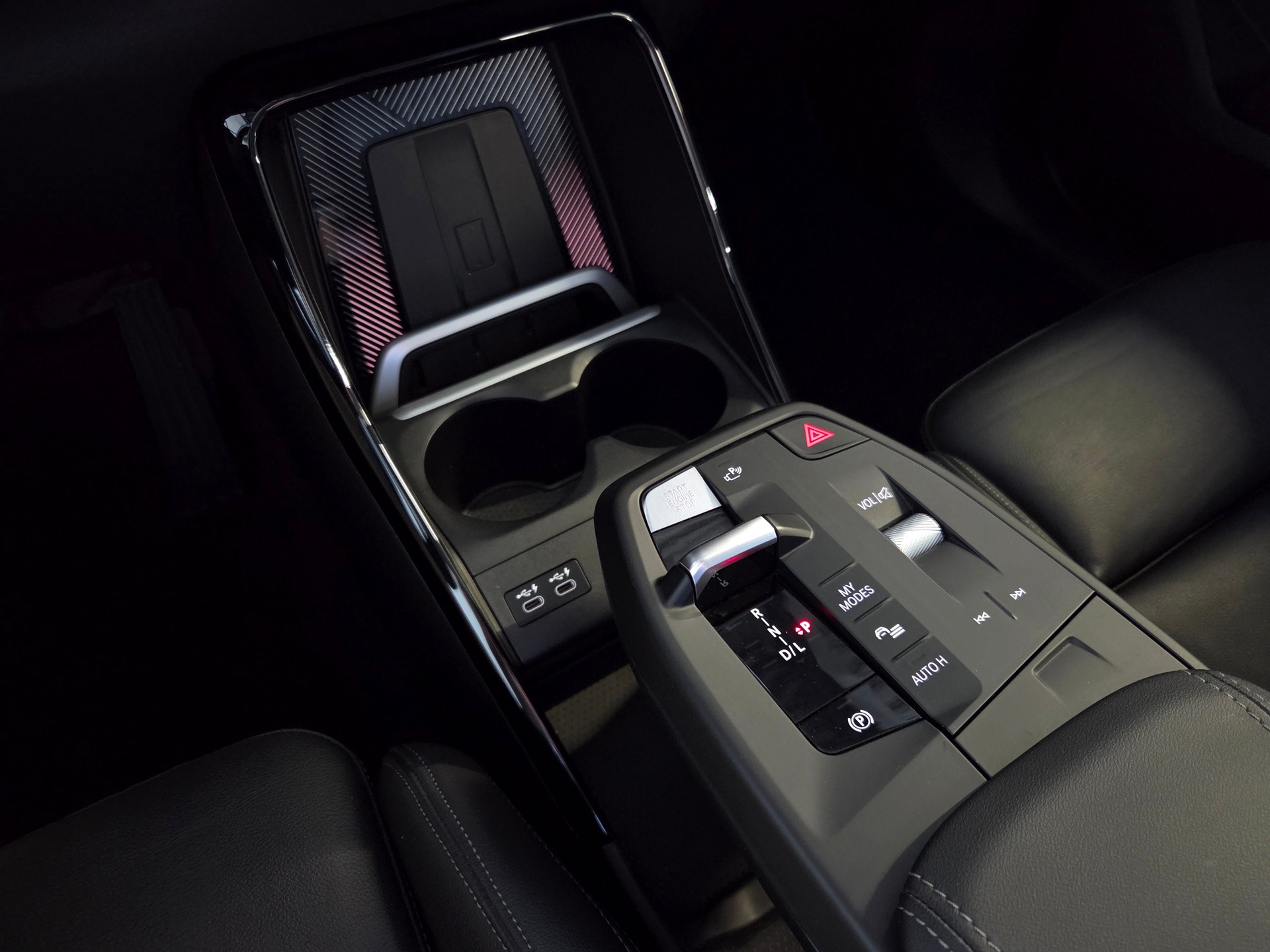 BMW X1 23i xDrive-image-11