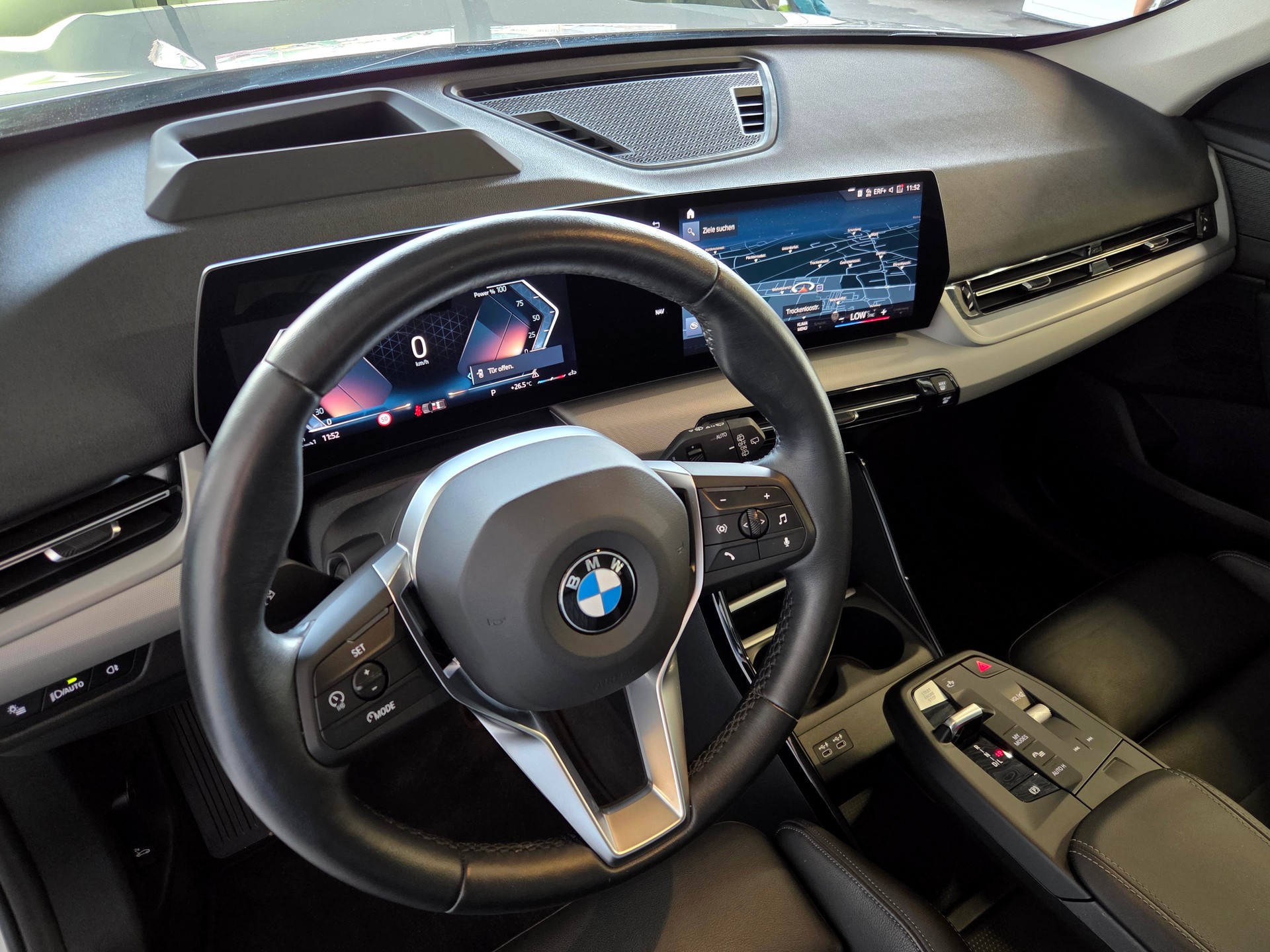 BMW X1 23i xDrive-image-9