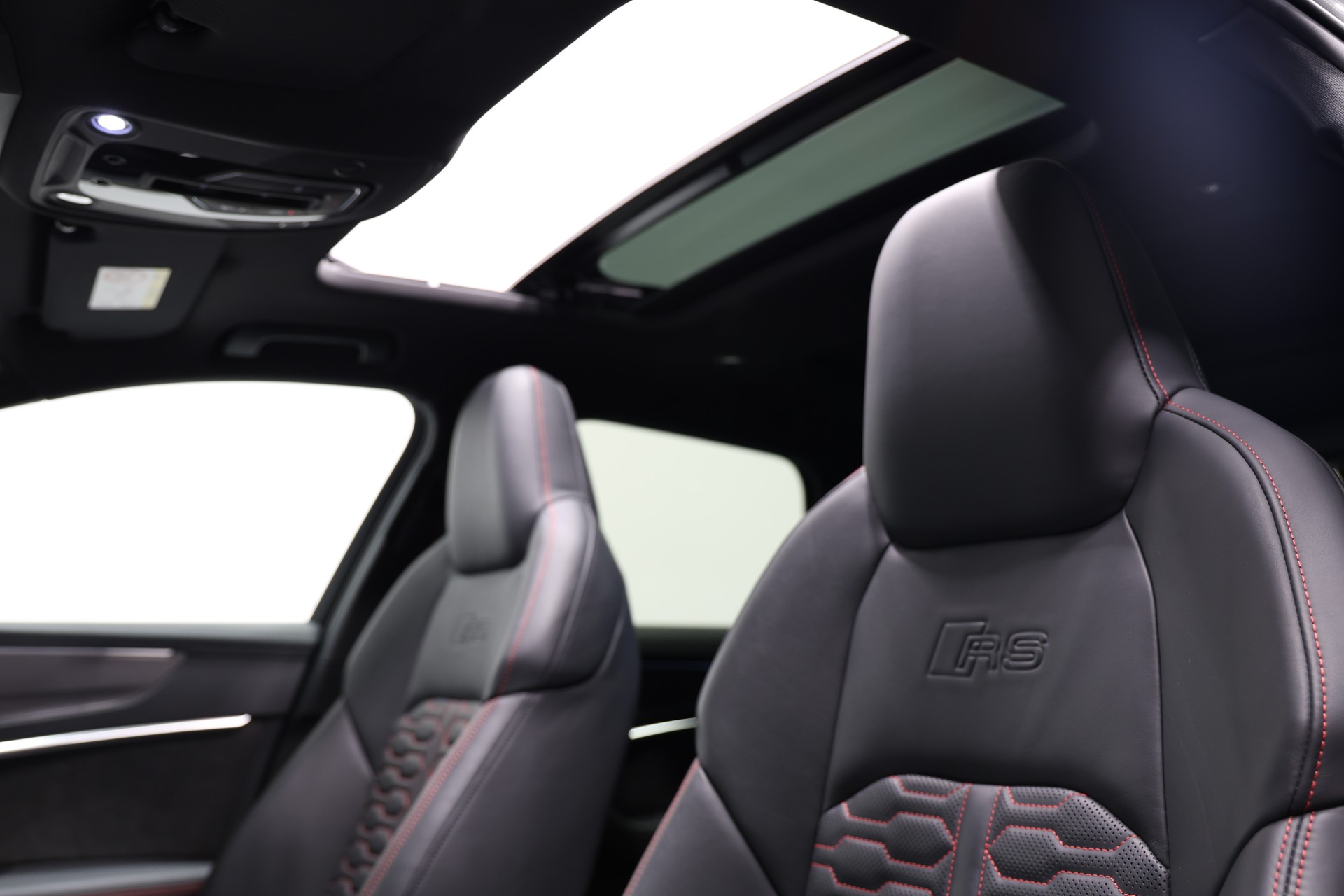 AUDI RS6 Avant 4.0 TFSI V8 quattro *Nardograu*-image-16