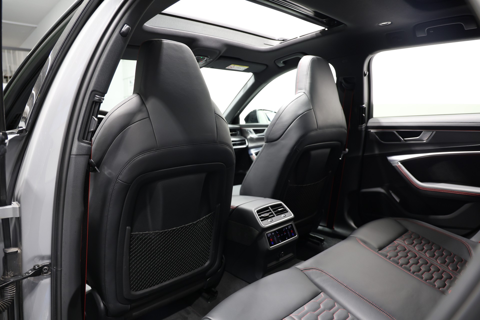AUDI RS6 Avant 4.0 TFSI V8 quattro *Nardograu*-image-18