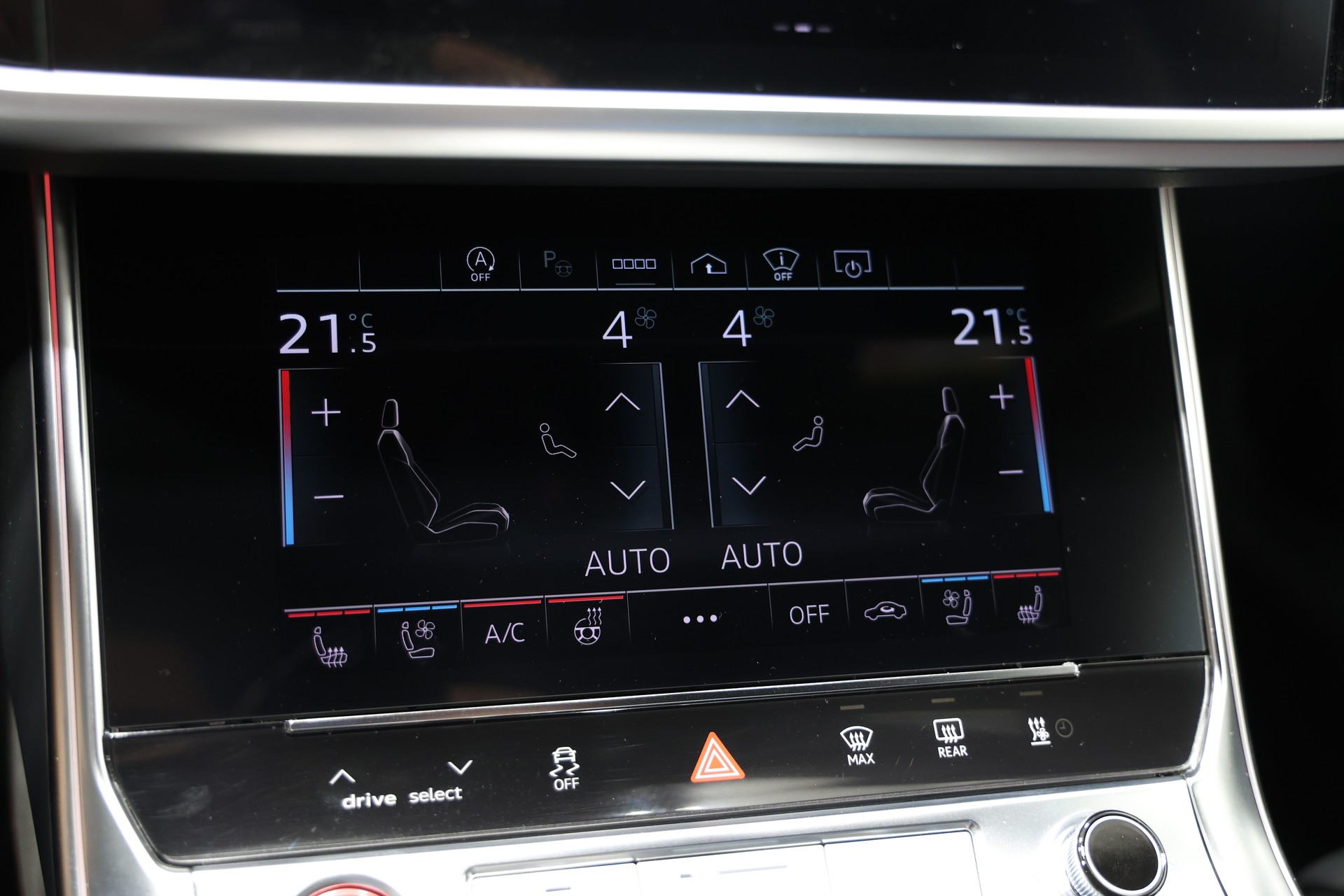 AUDI RS6 Avant 4.0 TFSI V8 quattro *Nardograu*-image-25