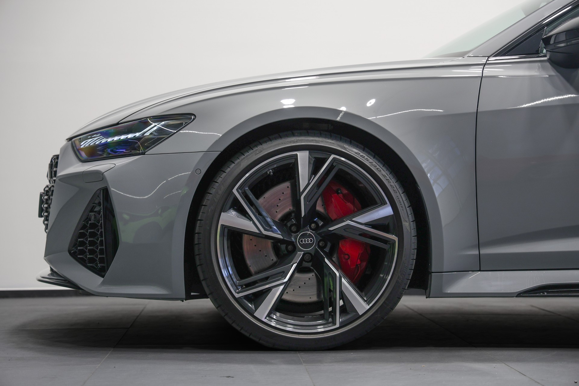 AUDI RS6 Avant 4.0 TFSI V8 quattro *Nardograu*-image-13