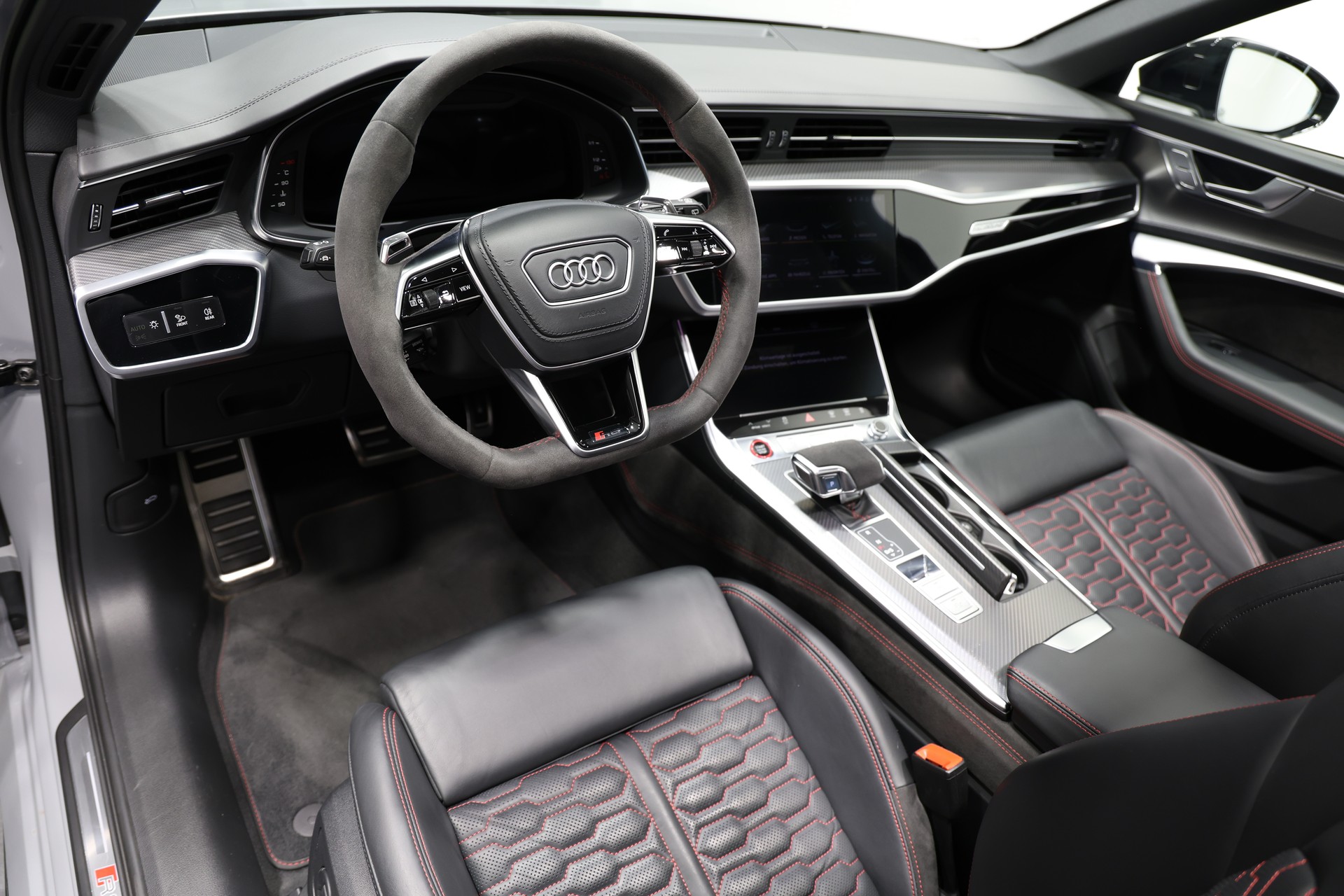 AUDI RS6 Avant 4.0 TFSI V8 quattro *Nardograu*-image-14