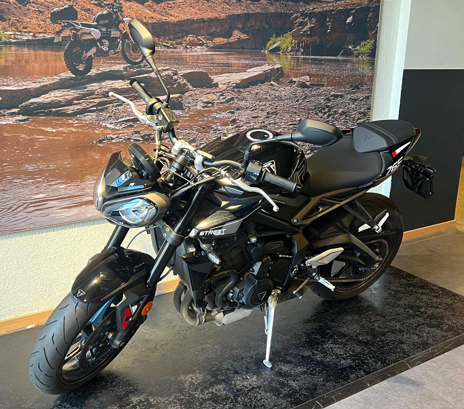 TRIUMPH Street Triple R 765-image-2