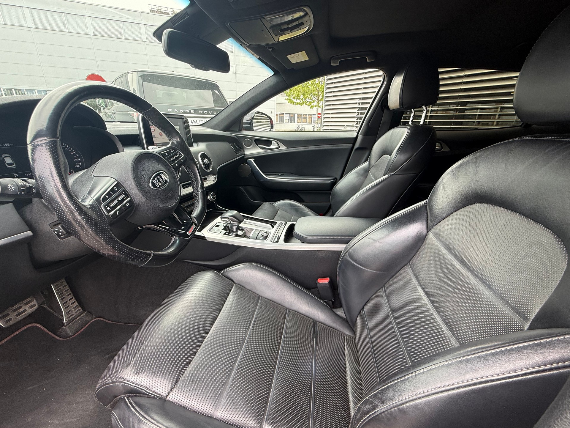 KIA Stinger 3.3 T-GDi GT Automat AWD-image-12
