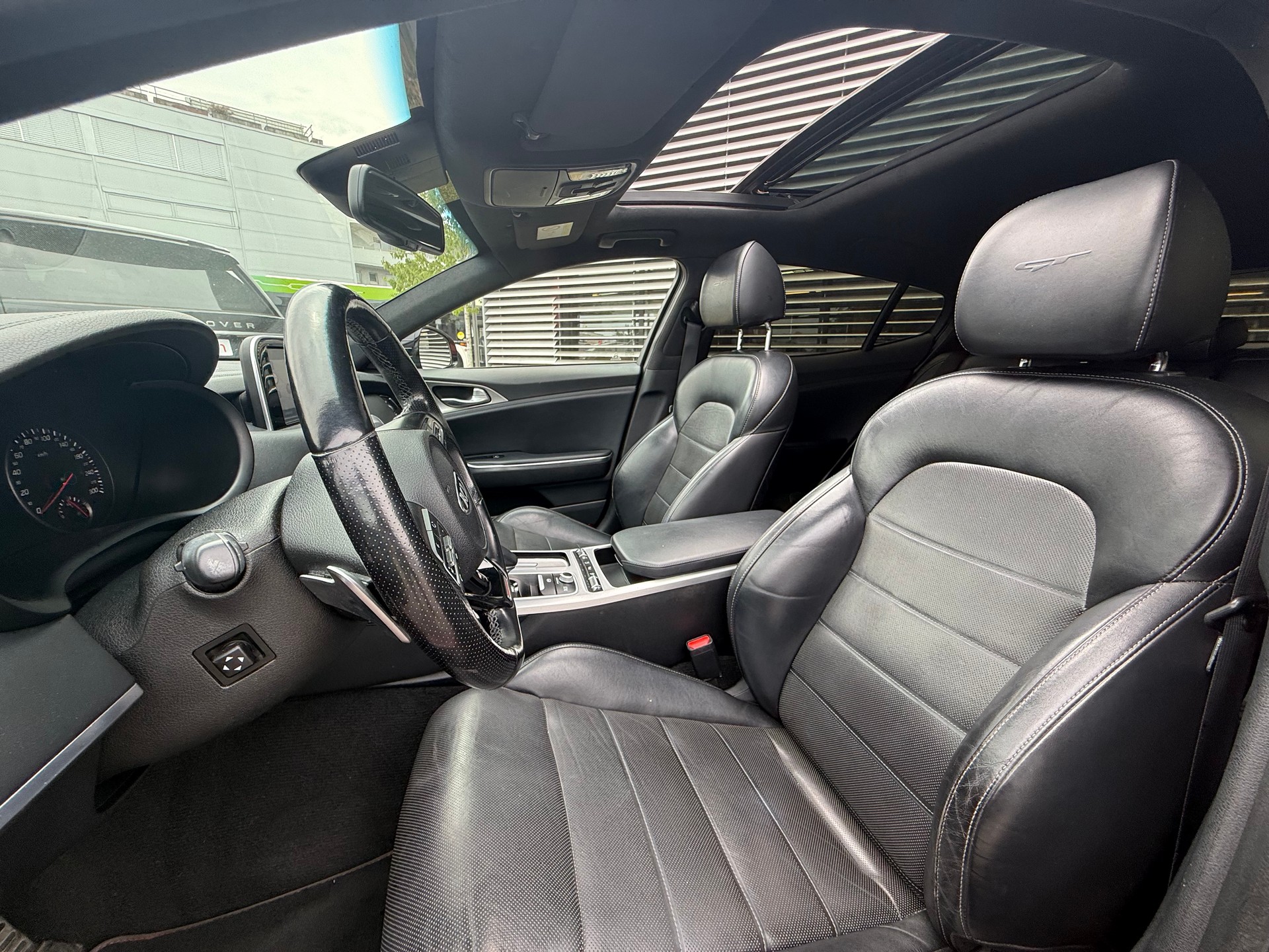 KIA Stinger 3.3 T-GDi GT Automat AWD-image-7