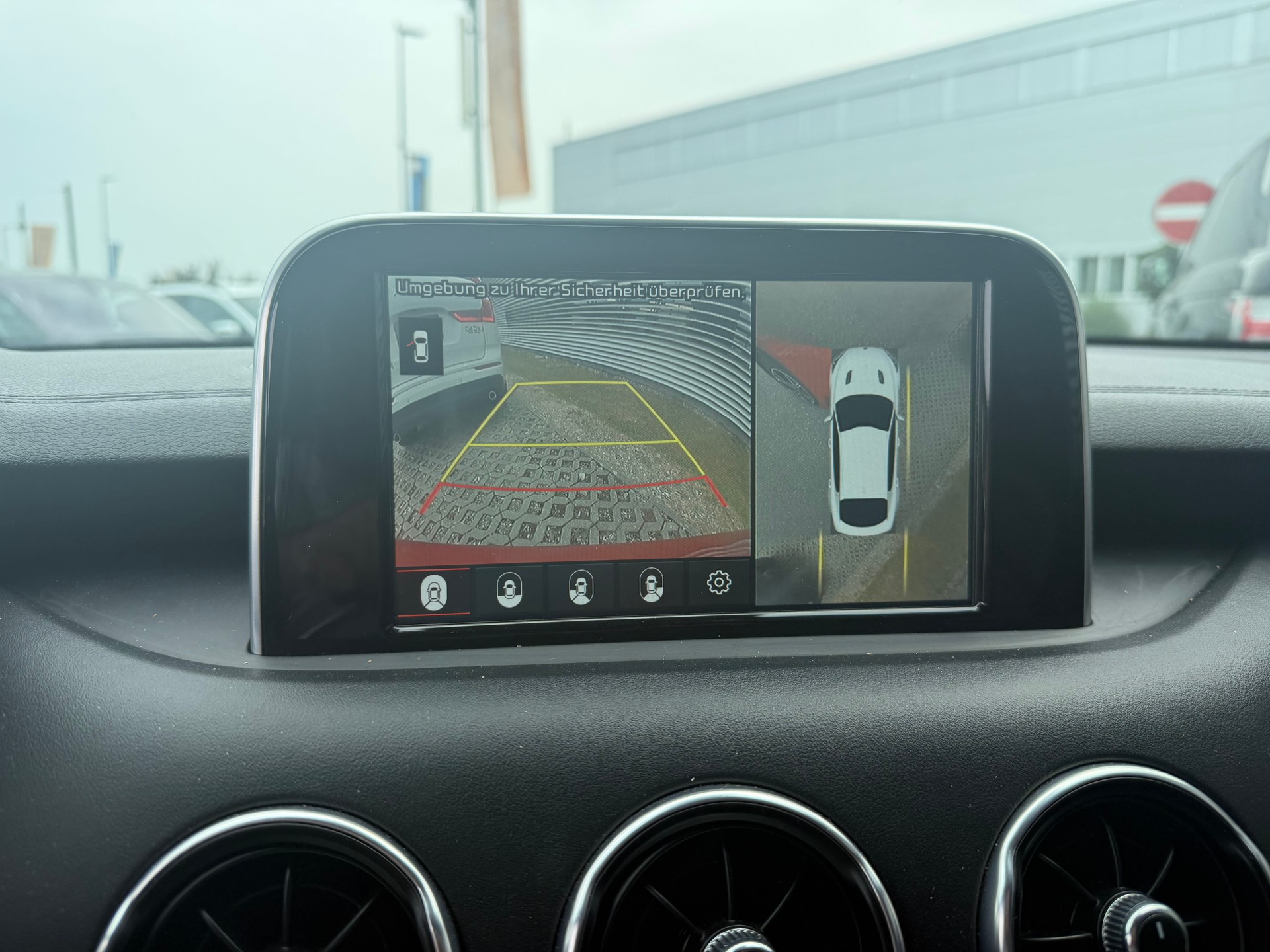 KIA Stinger 3.3 T-GDi GT Automat AWD-image-2