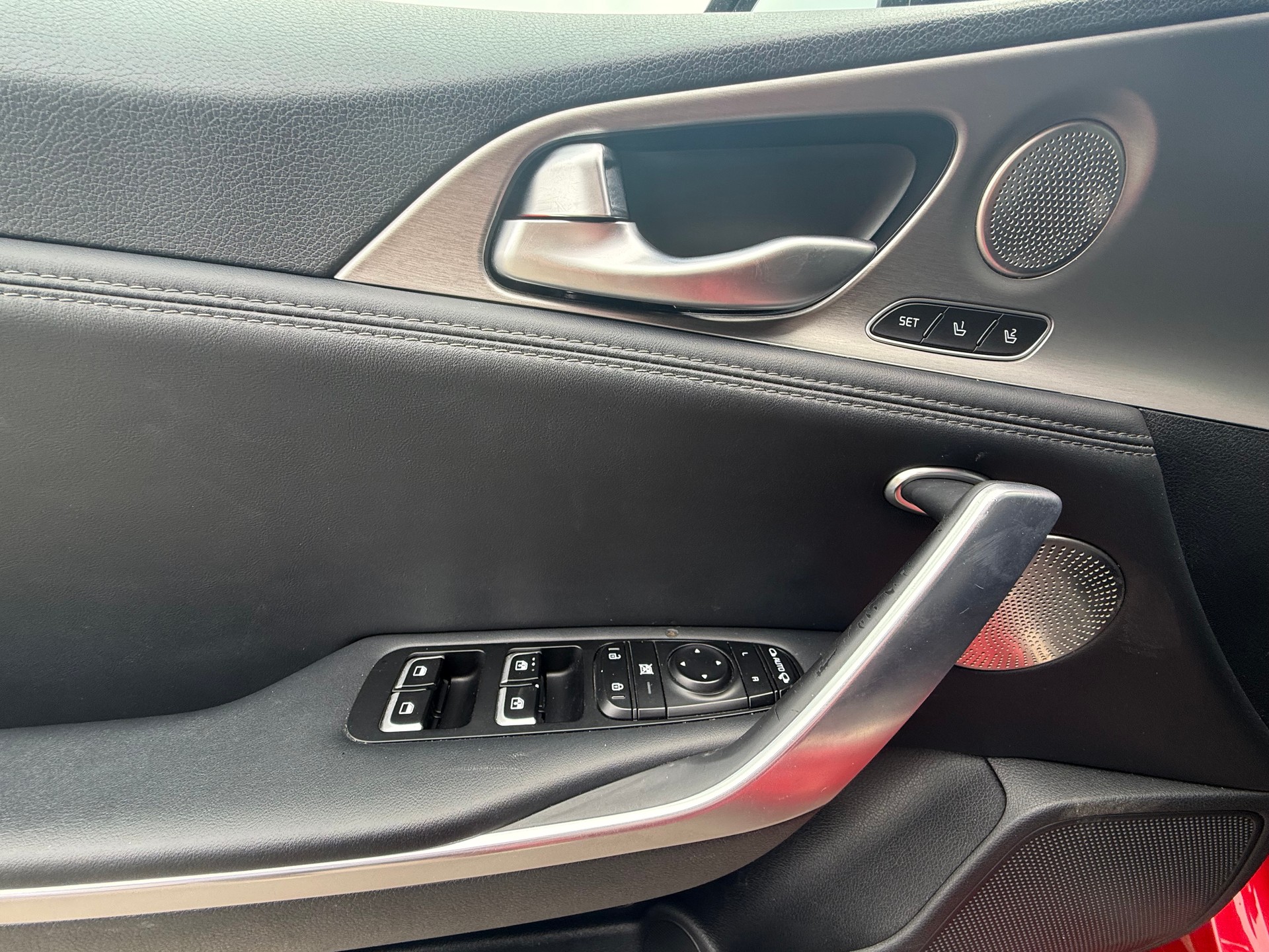 KIA Stinger 3.3 T-GDi GT Automat AWD-image-10