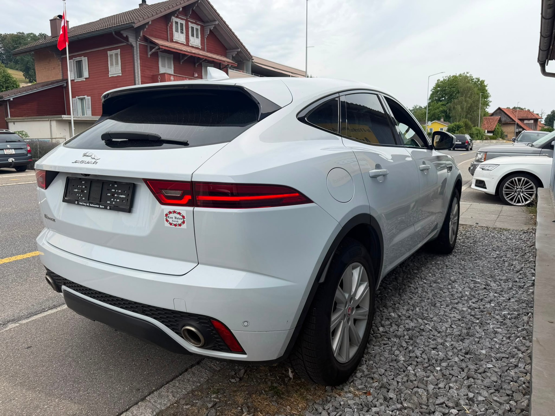 JAGUAR E-Pace 2.0d D180 First Edition AWD Automatik-image-6