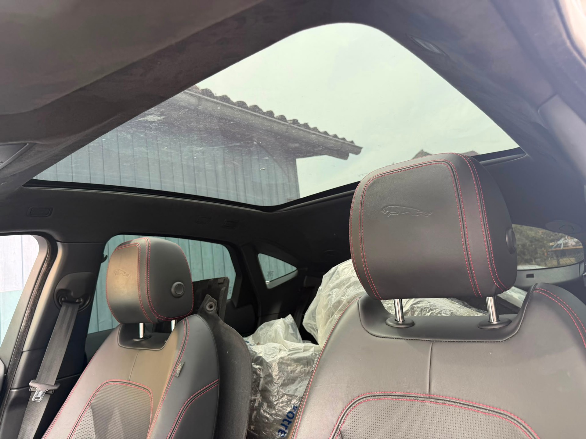 JAGUAR E-Pace 2.0d D180 First Edition AWD Automatik-image-13